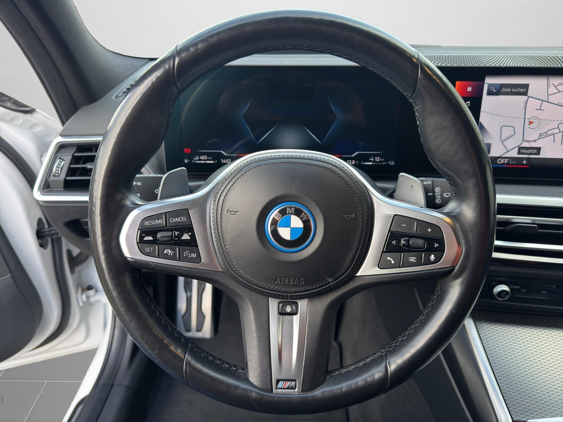 BMW 320e M-Sport Touring-image-4