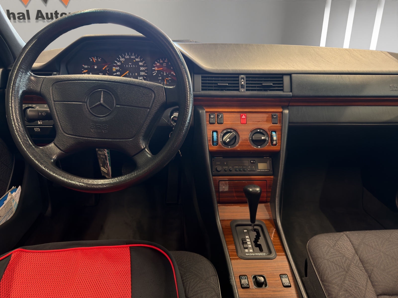 MERCEDES-BENZ E 200 Business Automatic-image-10