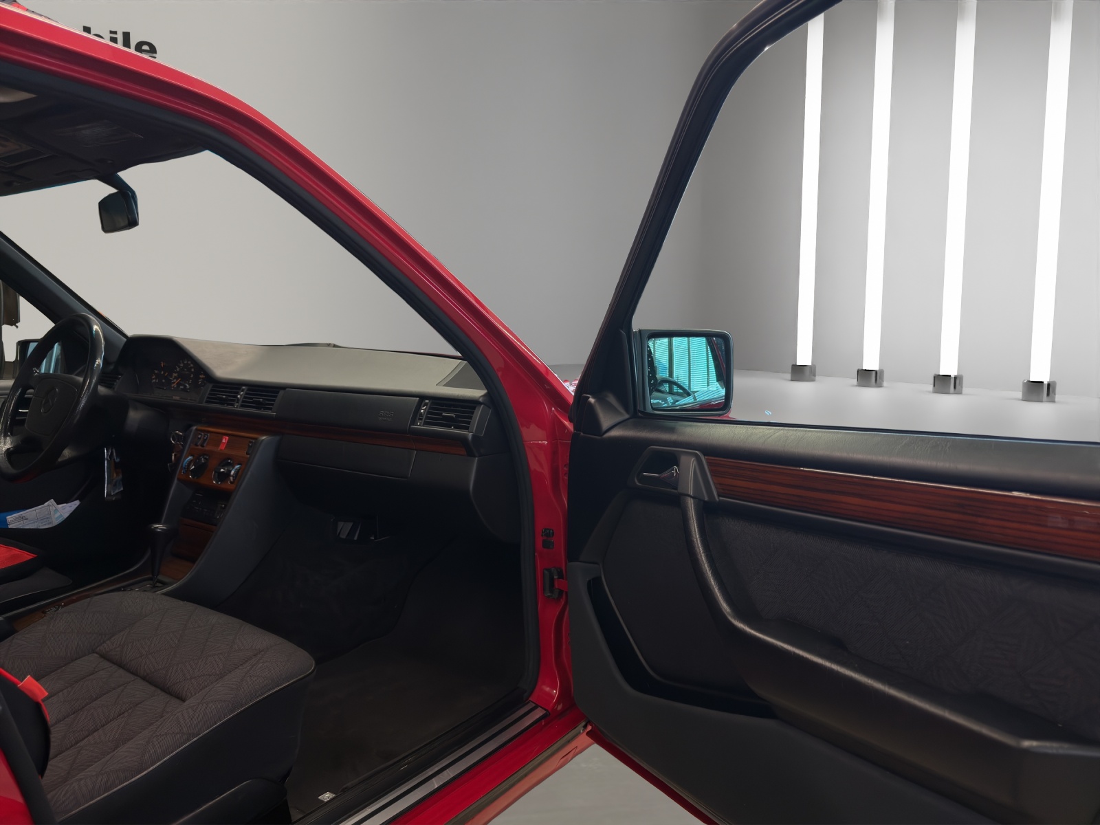 MERCEDES-BENZ E 200 Business Automatic-image-13