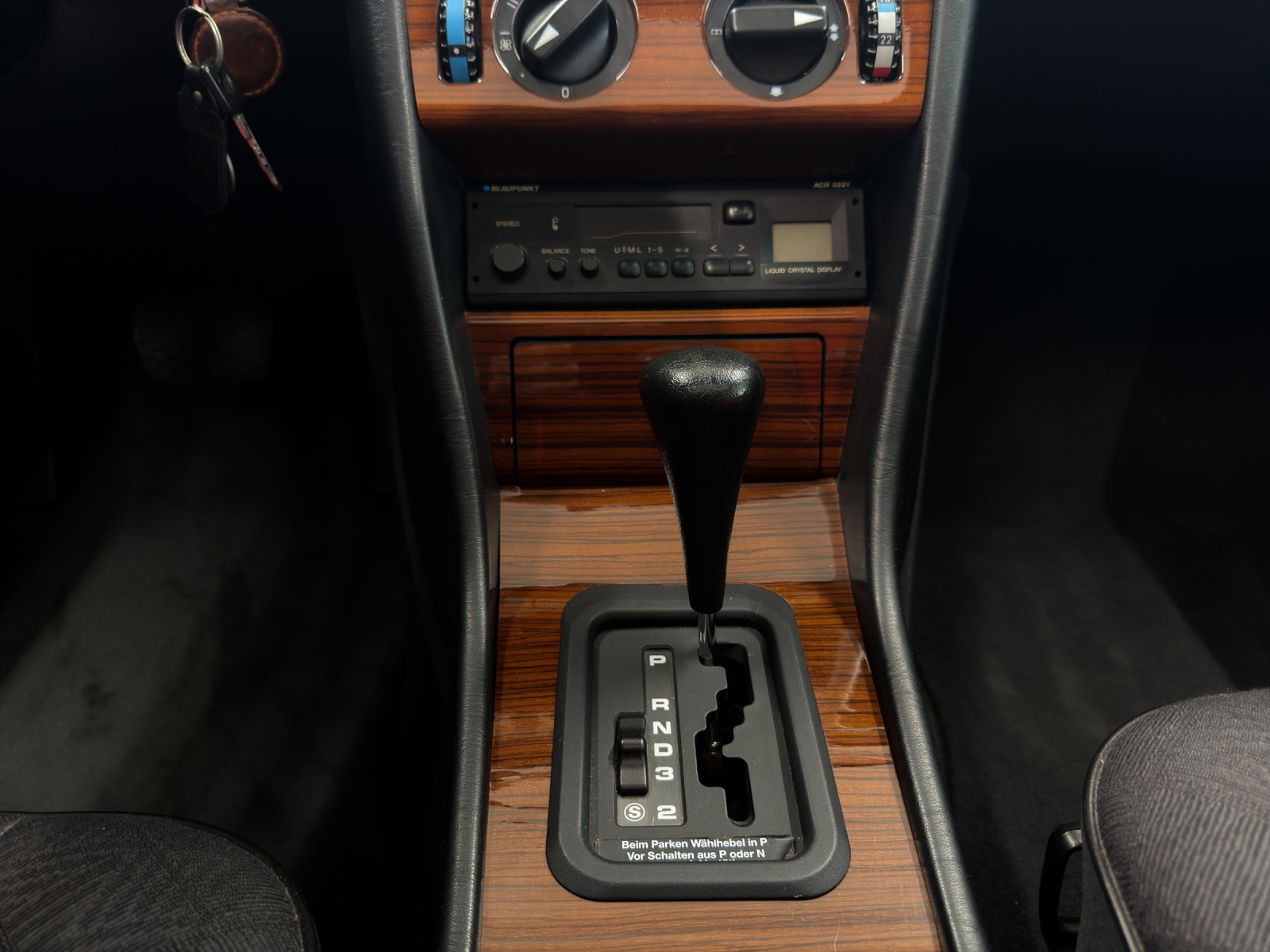 MERCEDES-BENZ E 200 Business Automatic-image-11