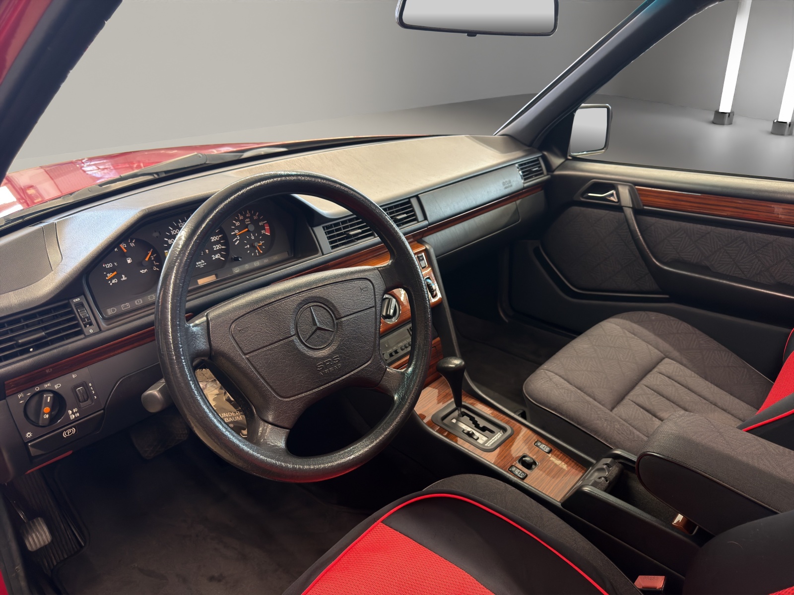 MERCEDES-BENZ E 200 Business Automatic-image-9