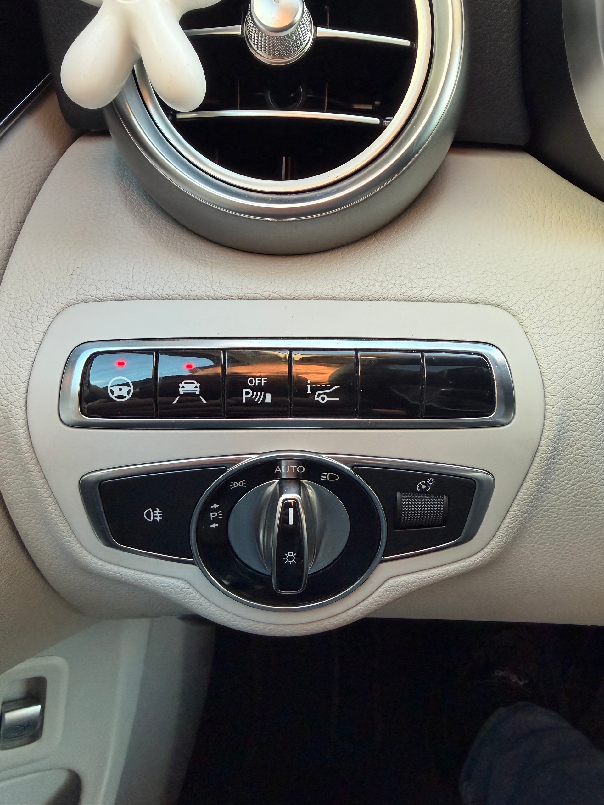 MERCEDES-BENZ C 400 4Matic 7G-Tronic-image-7