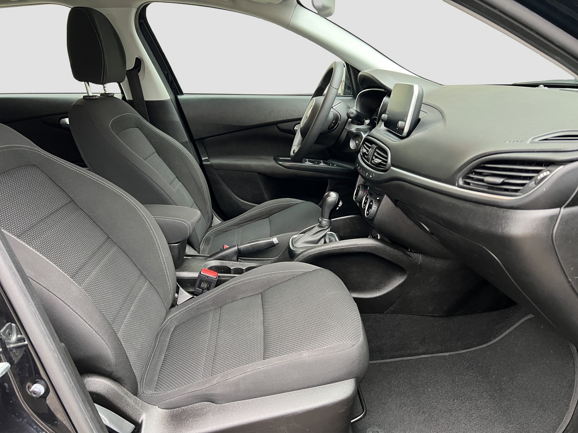 FIAT Tipo 1.6MJ Station Wagon Lounge DCT-image-12