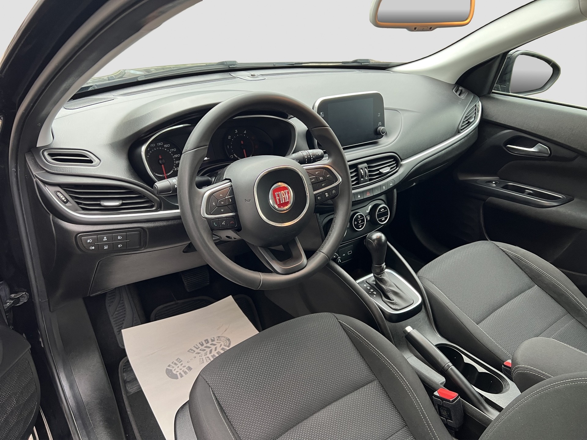 FIAT Tipo 1.6MJ Station Wagon Lounge DCT-image-9