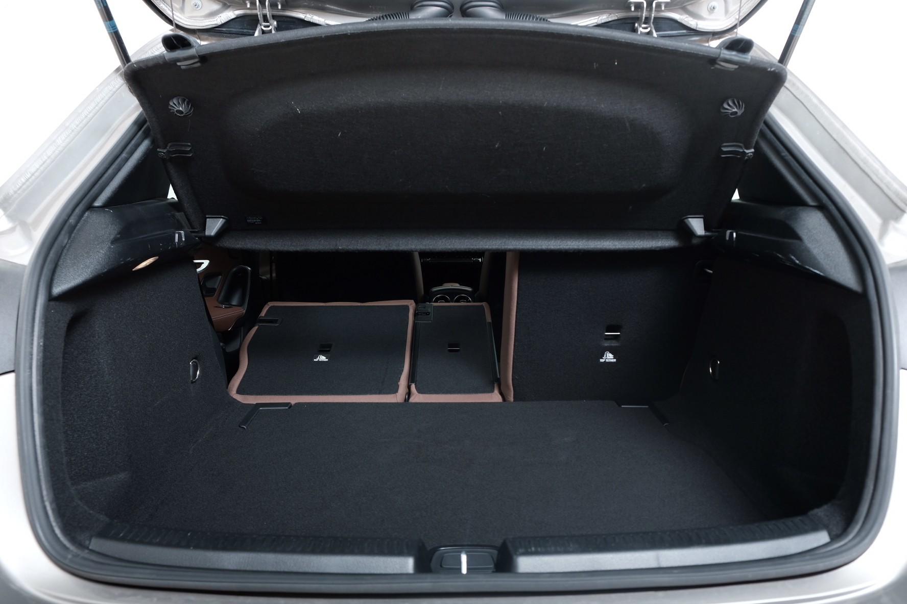 MERCEDES-BENZ A 220 Progressive 7G-DCT 4Matic-image-12