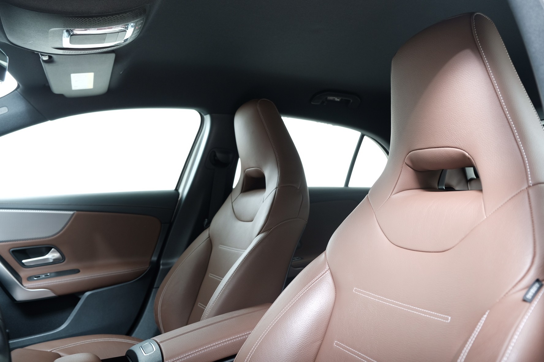 MERCEDES-BENZ A 220 Progressive 7G-DCT 4Matic-image-9