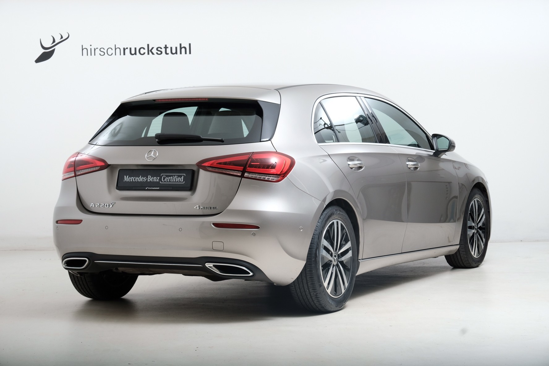 MERCEDES-BENZ A 220 Progressive 7G-DCT 4Matic-image-3