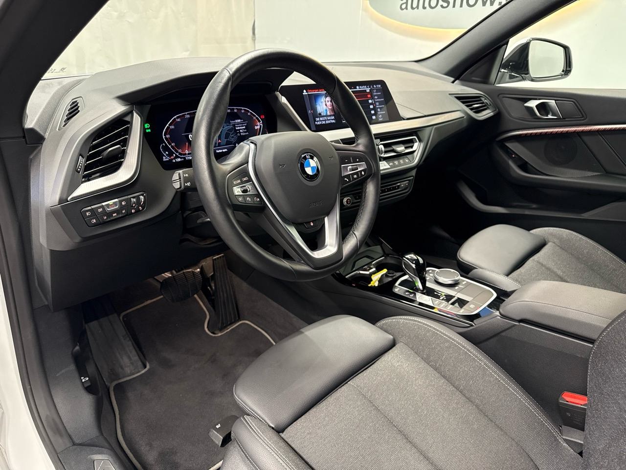 BMW 218d Gran Coupé M Sport Steptronic-image-2