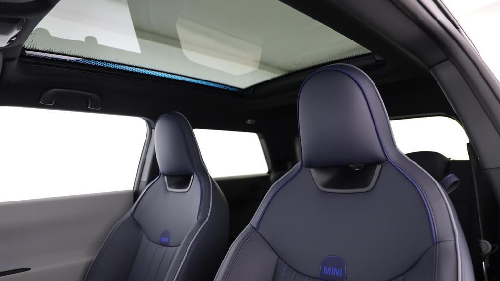 MINI Cooper SE-image-17