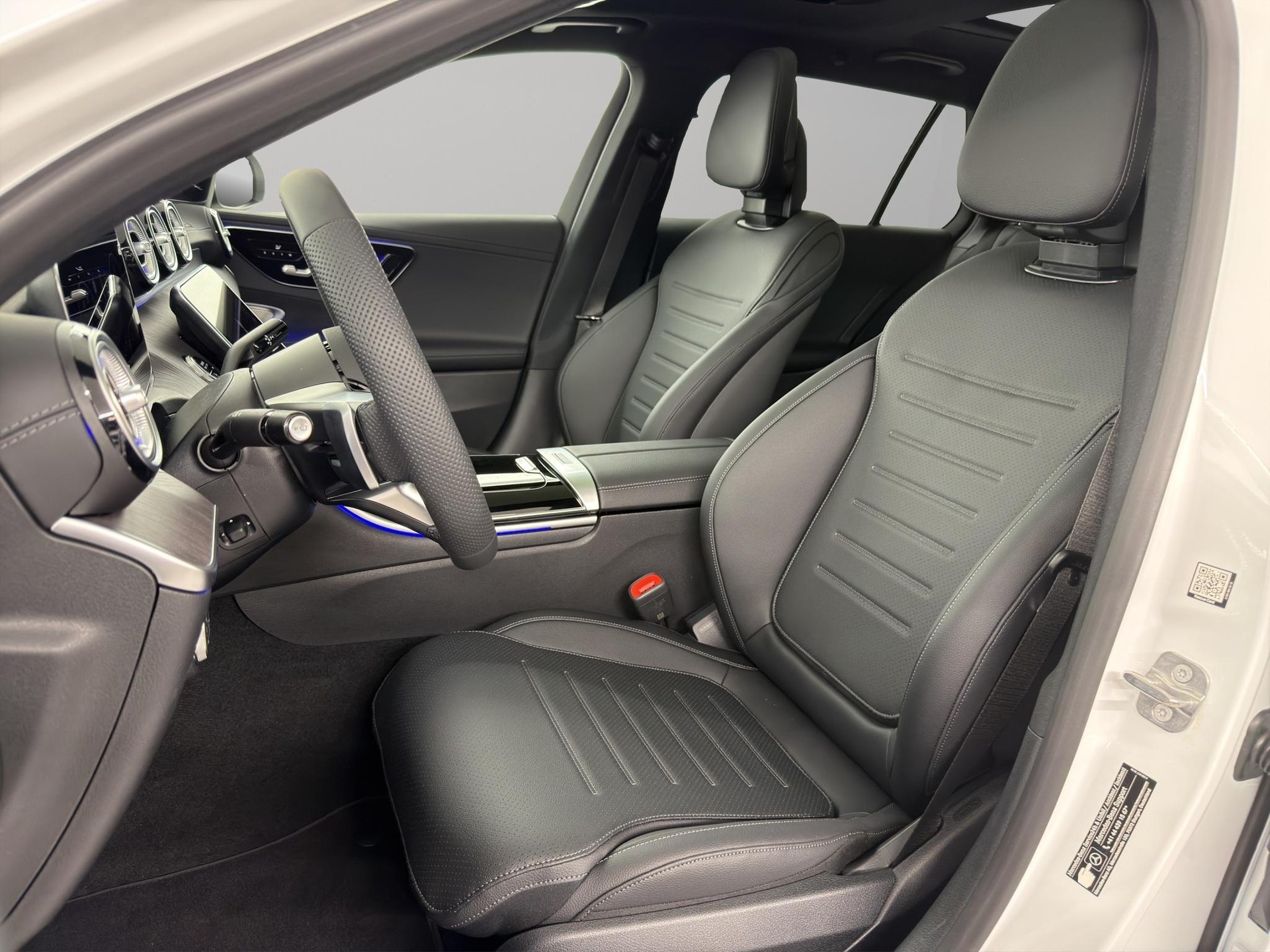 MERCEDES-BENZ C 220 d Swiss Star AMG Line 4matic Kombi-image-8