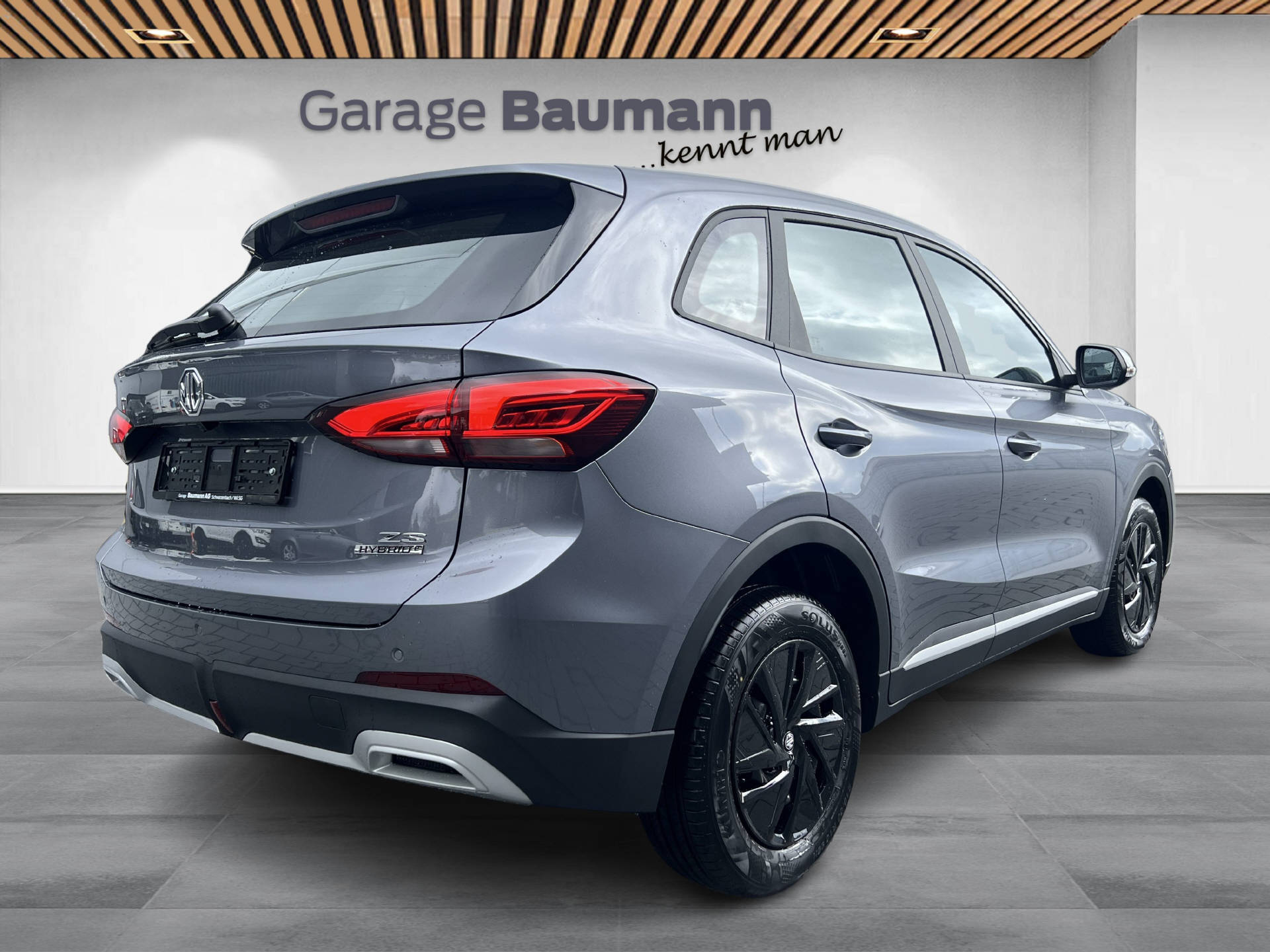 MG ZS 1.5 Hybrid+ Standard-image-2