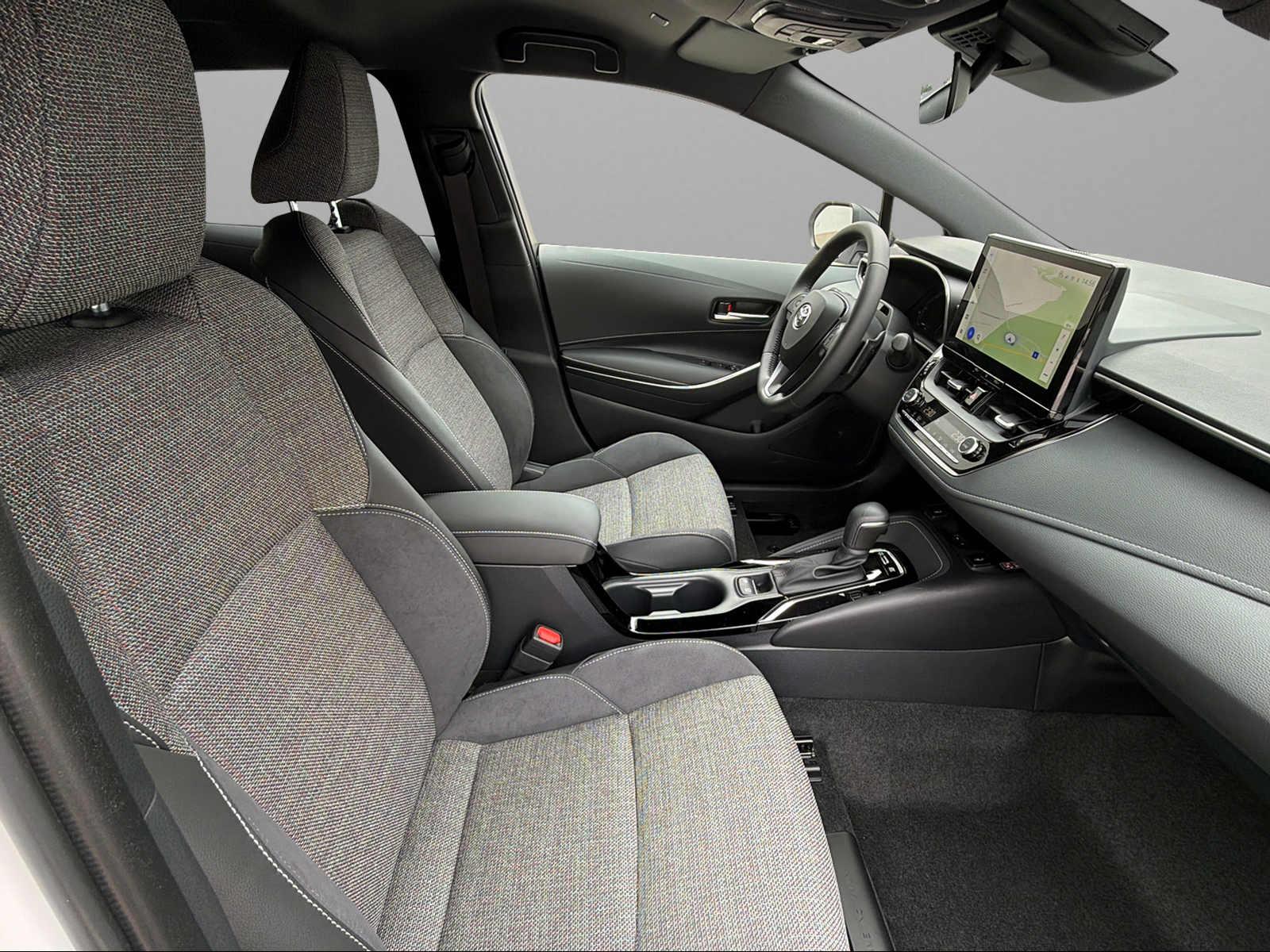 TOYOTA Corolla Touring Sports 2.0 HSD Swiss Edition-image-7