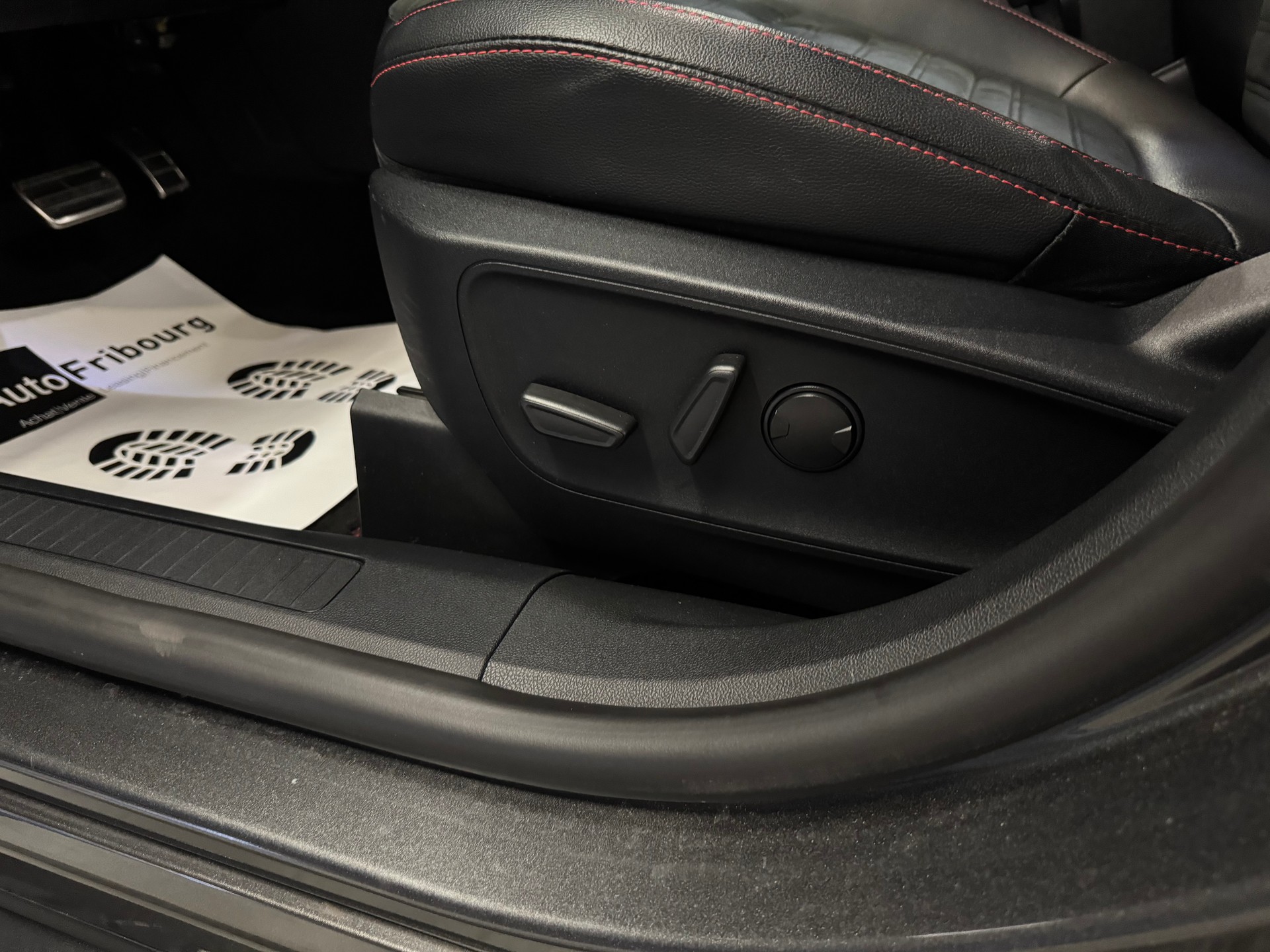 FORD Kuga 2.5 FHEV ST-Line X 4WD-image-10