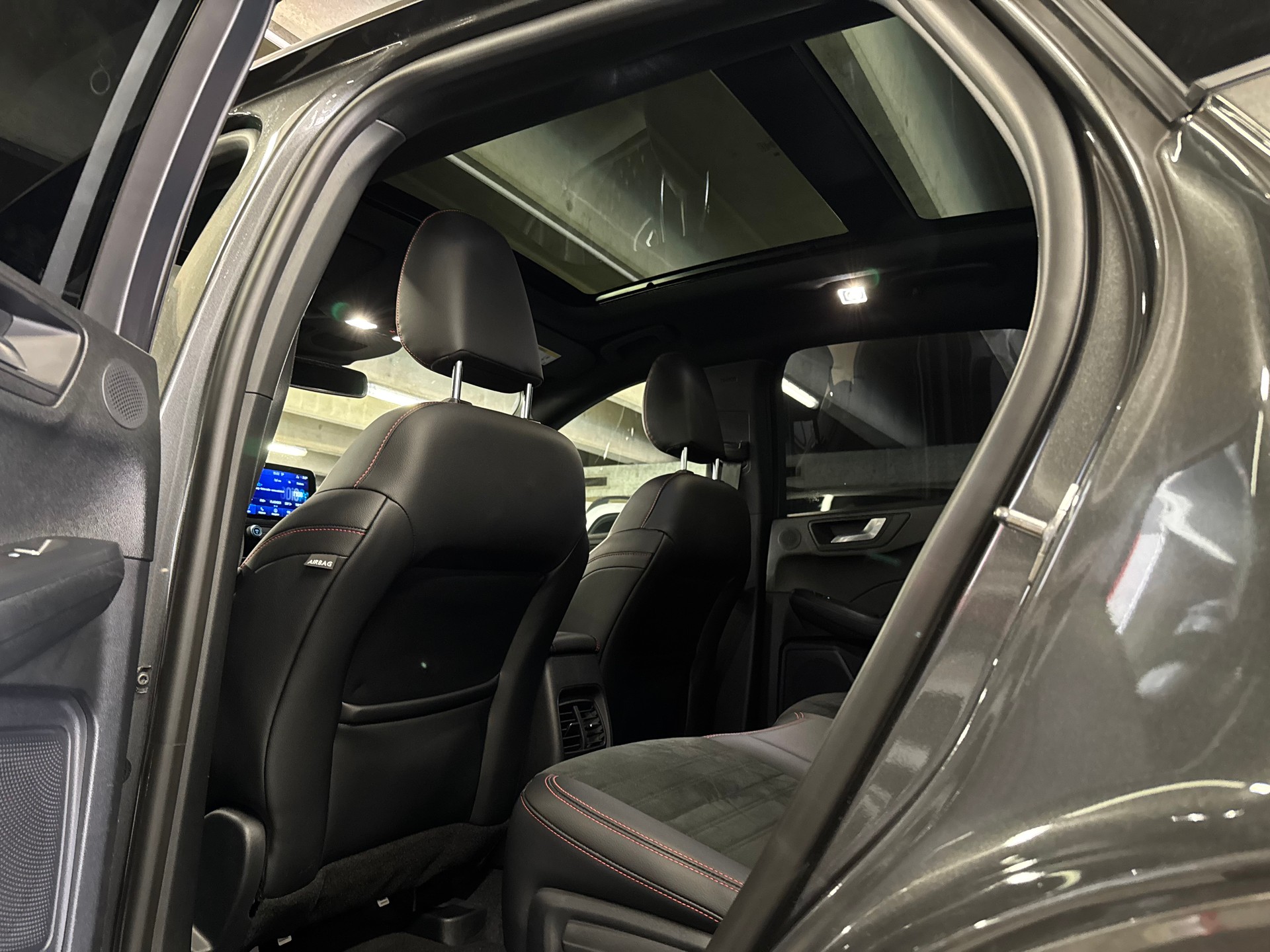 FORD Kuga 2.5 FHEV ST-Line X 4WD-image-12