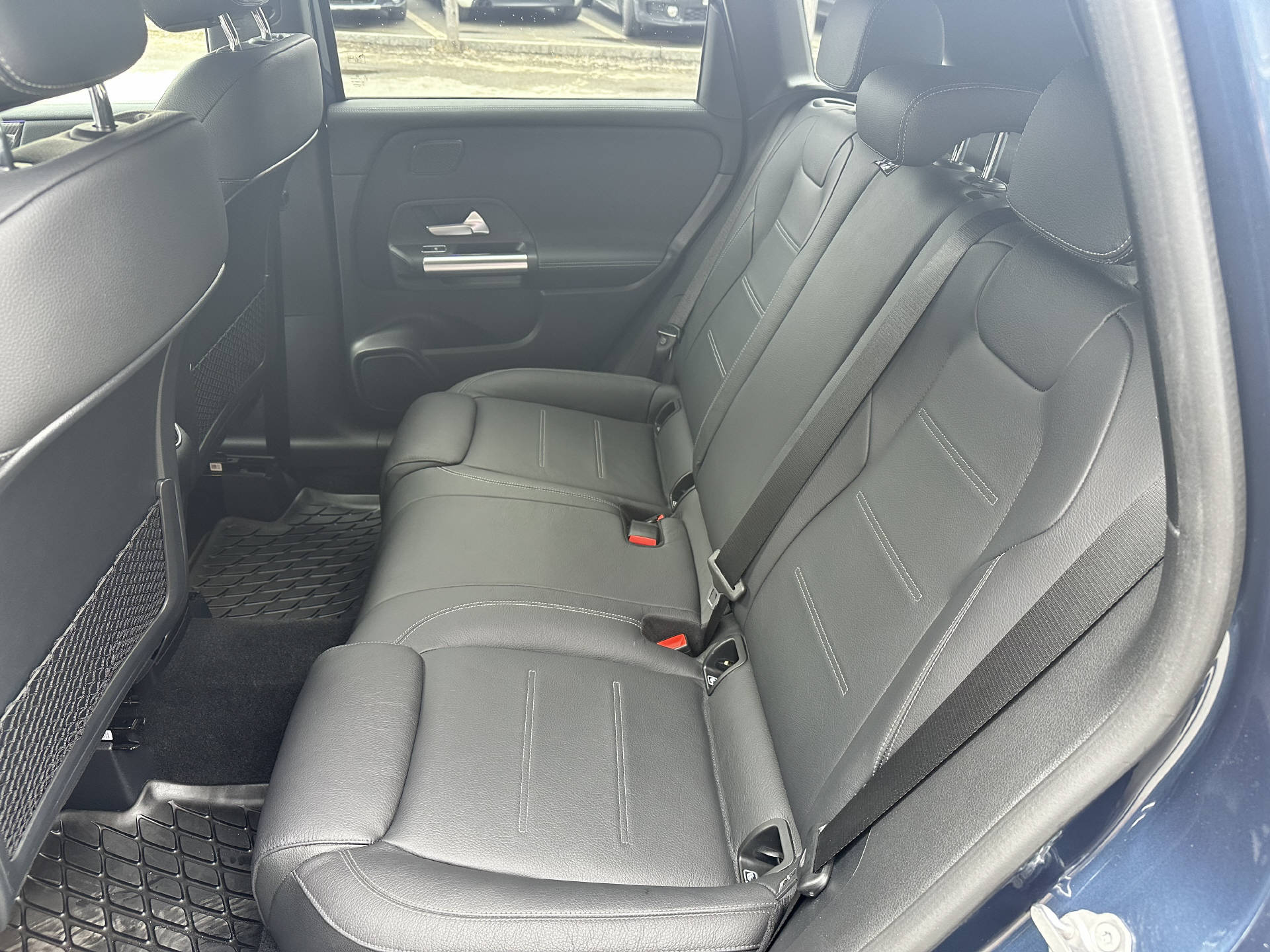 MERCEDES-BENZ B 250 AMG Line 4matic-image-11
