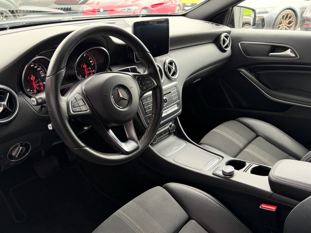 MERCEDES-BENZ A 180 Urban 7G-DCT-image-3