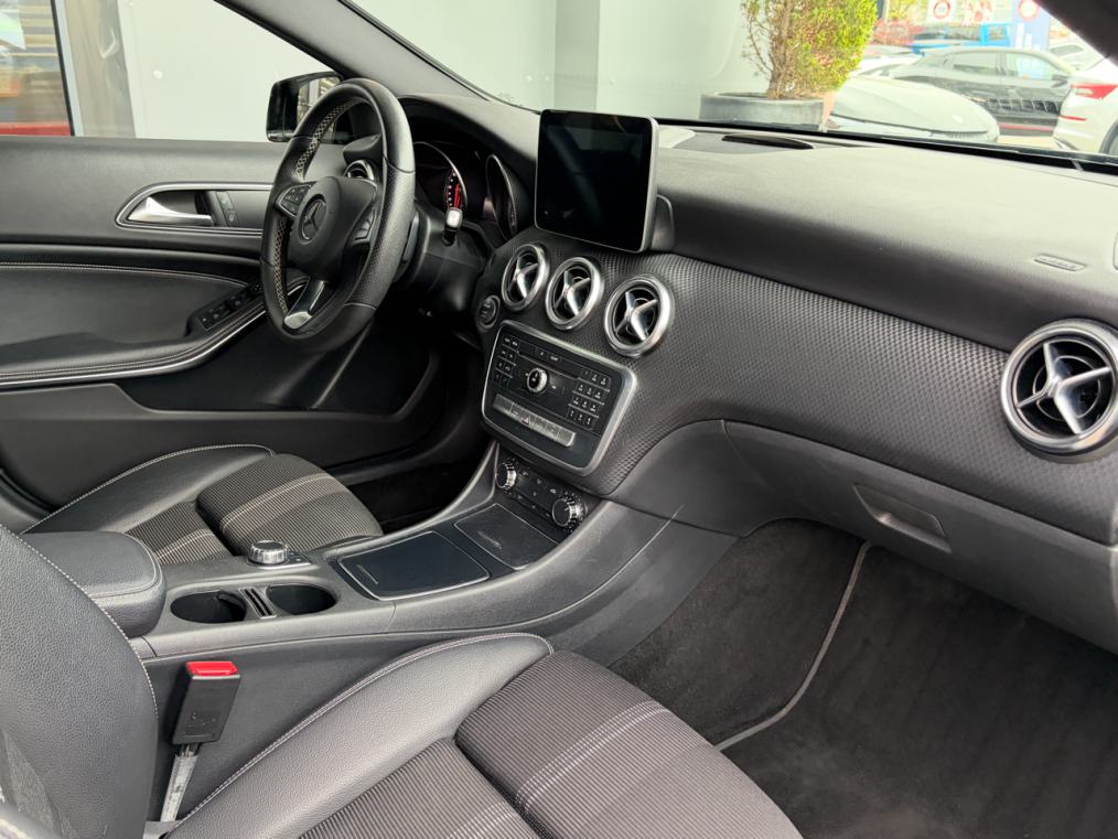 MERCEDES-BENZ A 180 Urban 7G-DCT-image-6