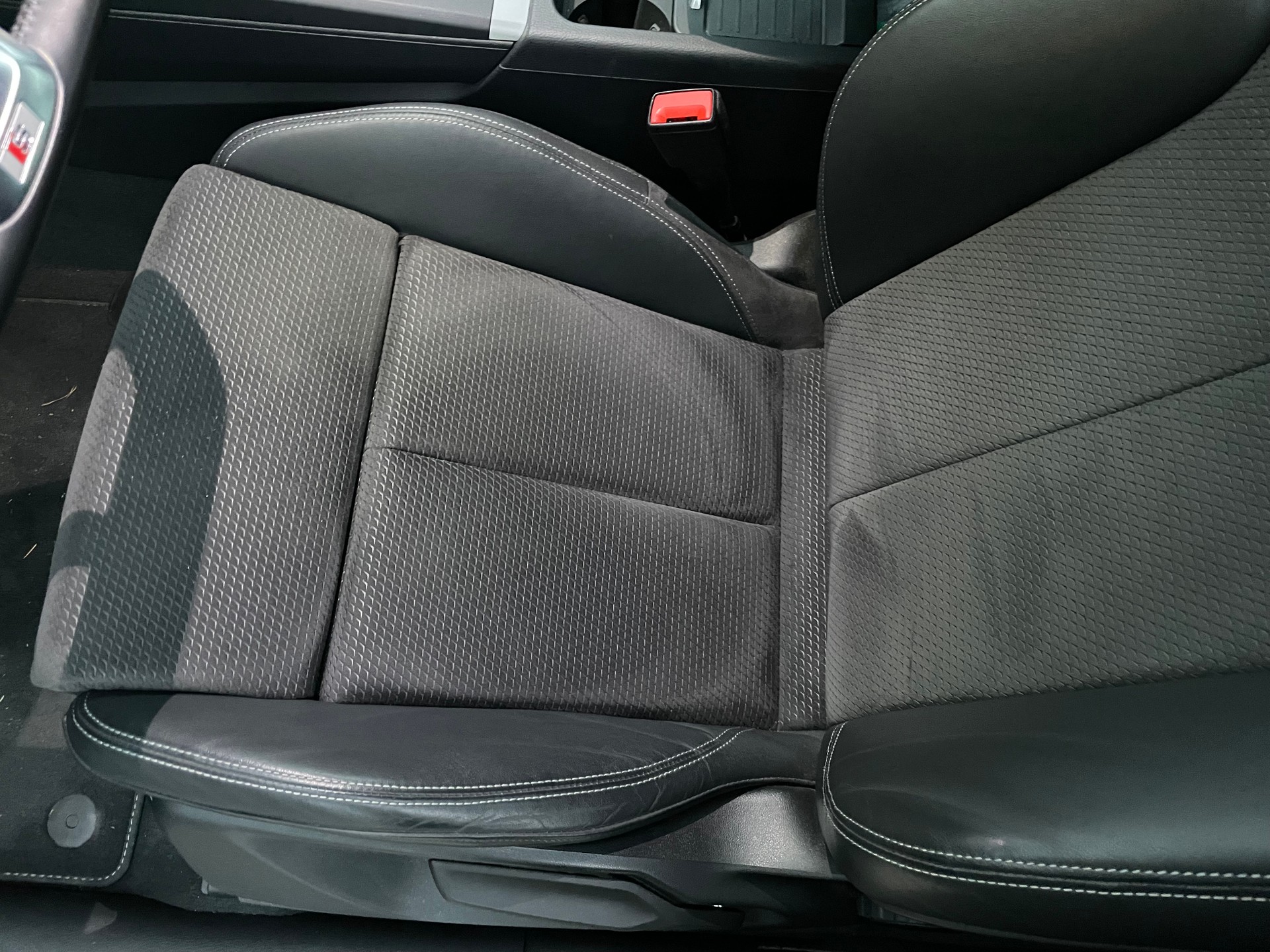 AUDI Q5 40 TDI sport quattro S-tronic-image-1