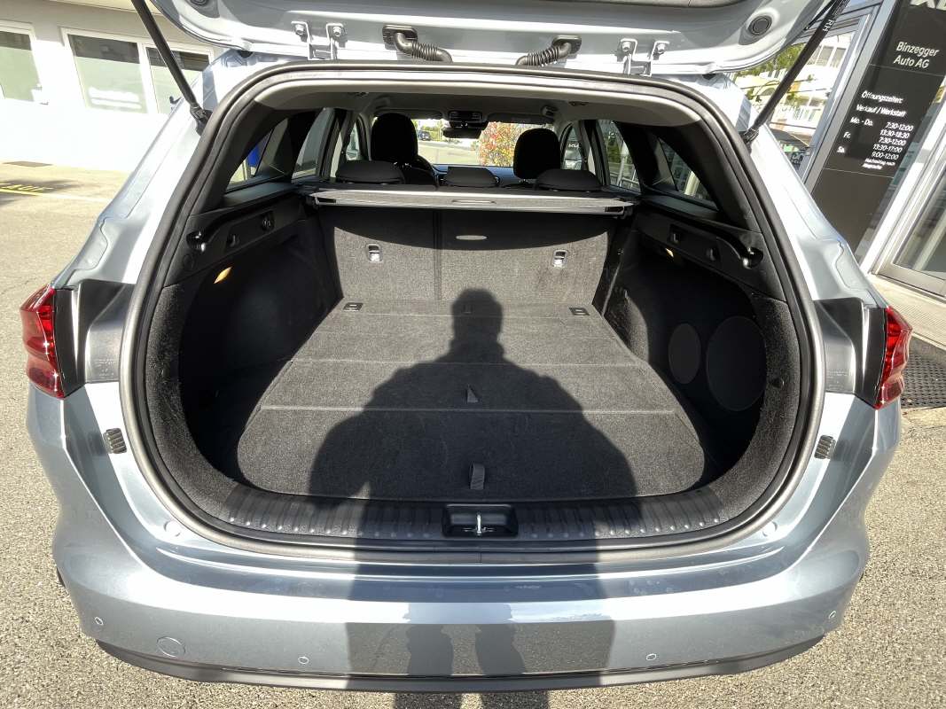 KIA Ceed SW 1.5 T-GDi Power +-image-4