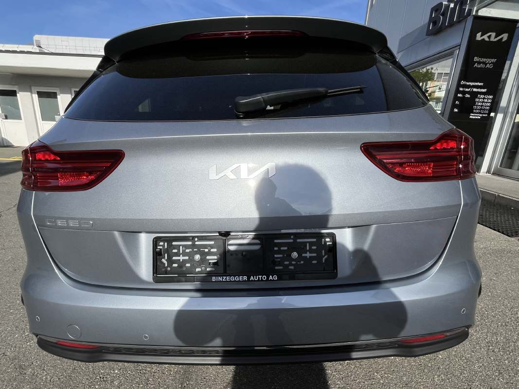 KIA Ceed SW 1.5 T-GDi Power +-image-3