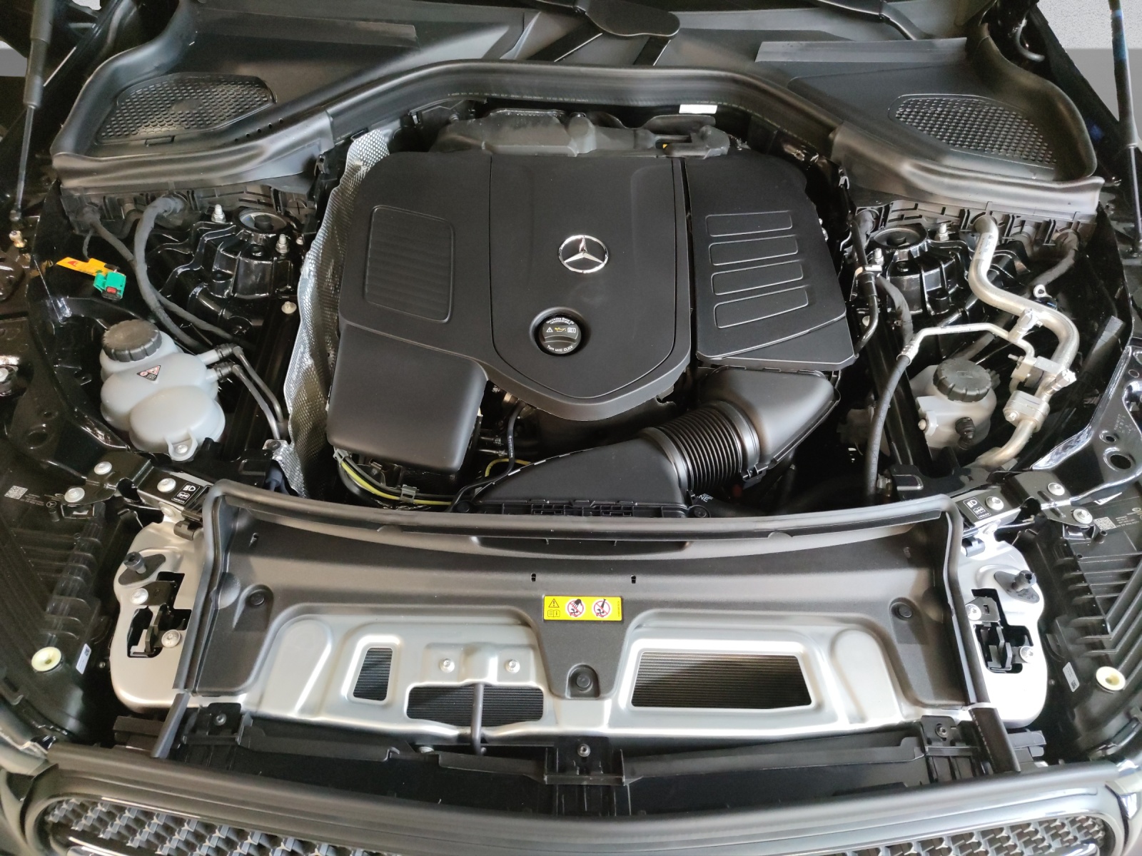 MERCEDES-BENZ GLC 400 e AMG Line 4Matic EQ Star-image-9