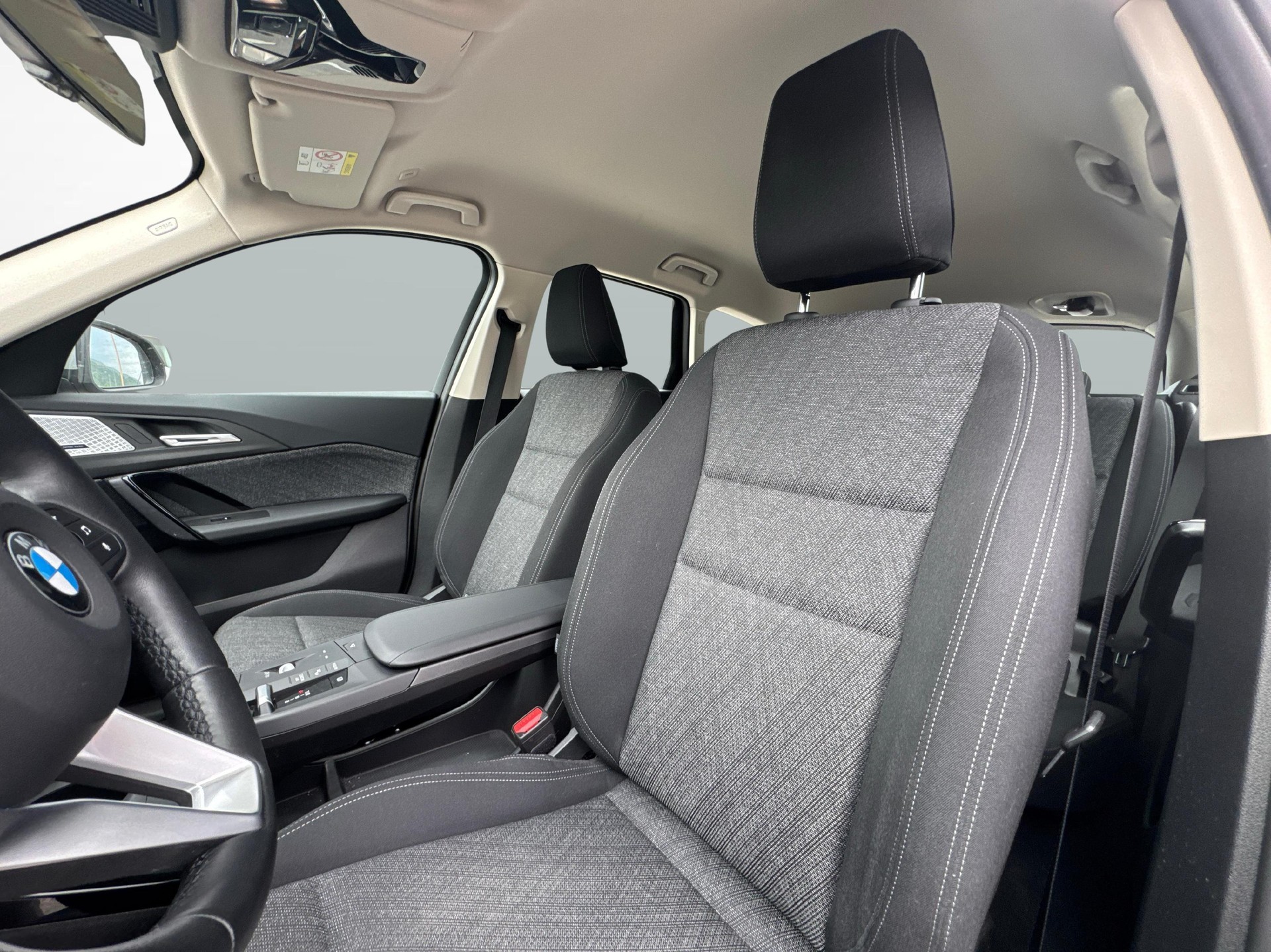 BMW X1 20d xDrive paddles-image-12