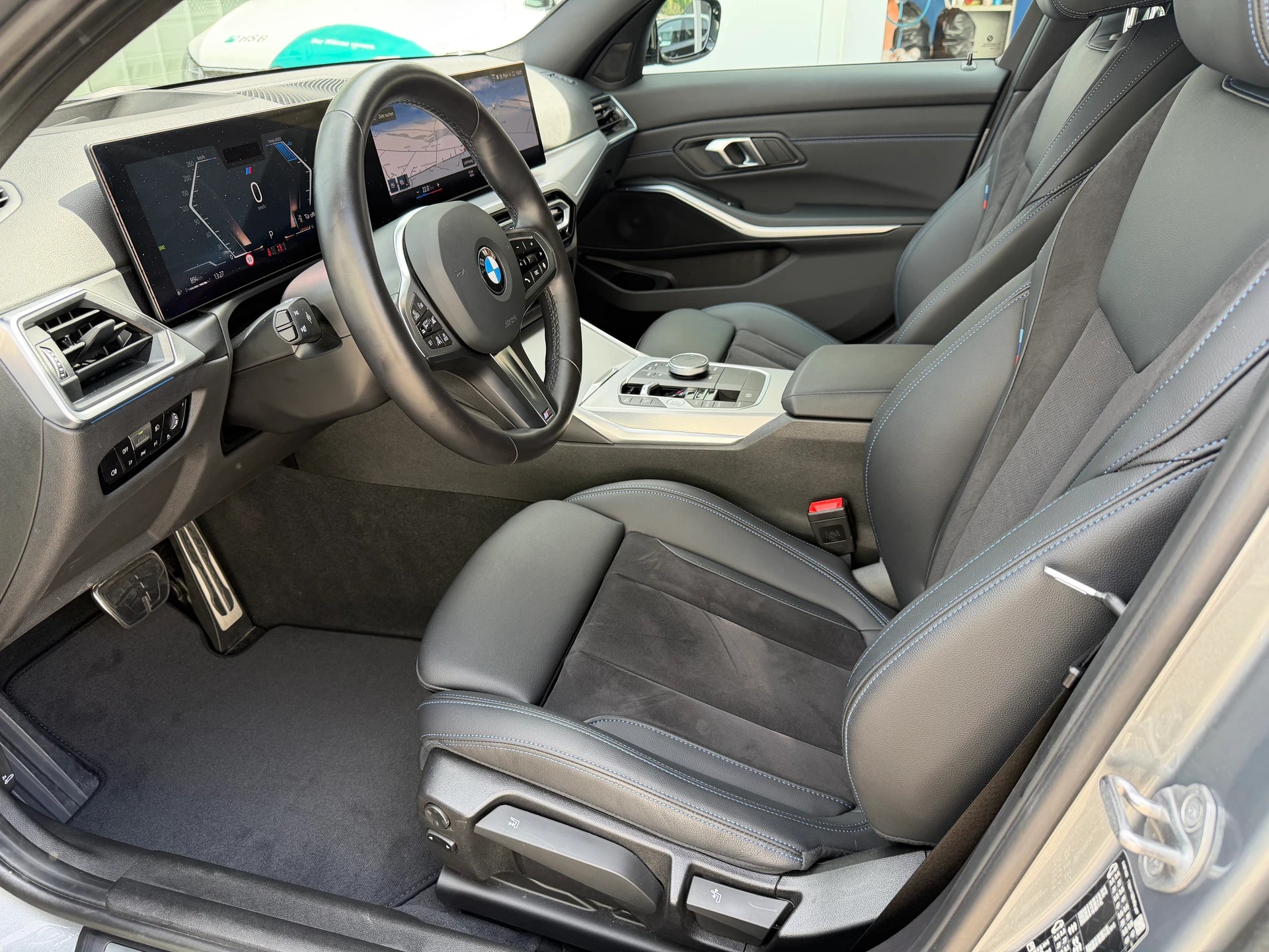 BMW 320d xDrive 48V Steptronic M Sport-image-15
