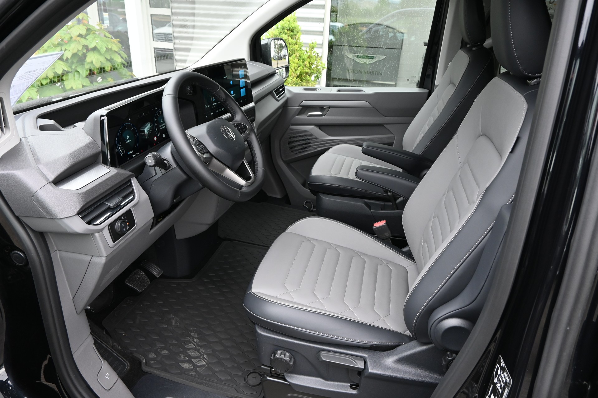 VW Caravelle 2.0 TDI Style LWB Automat 8-Plätzer 170PS + AHK 2500kg + Standheizung-image-13