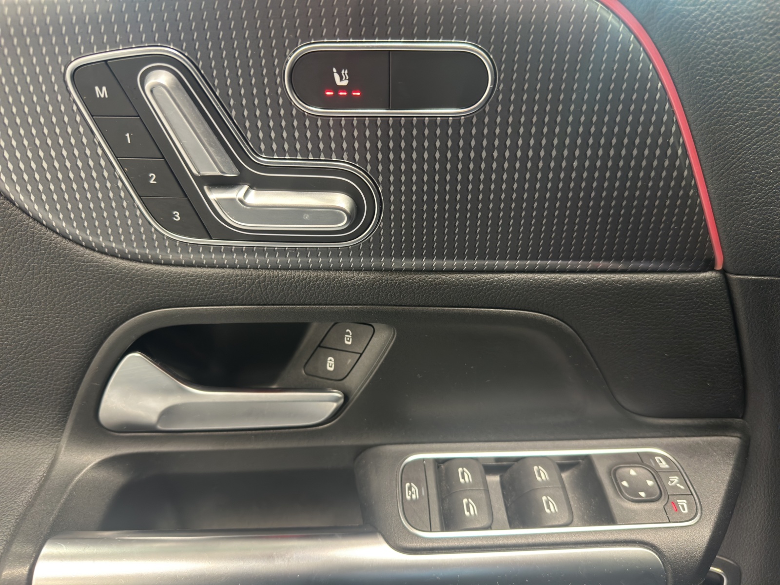 MERCEDES-BENZ B 220 4Matic Progressive 7G-DCT-image-12