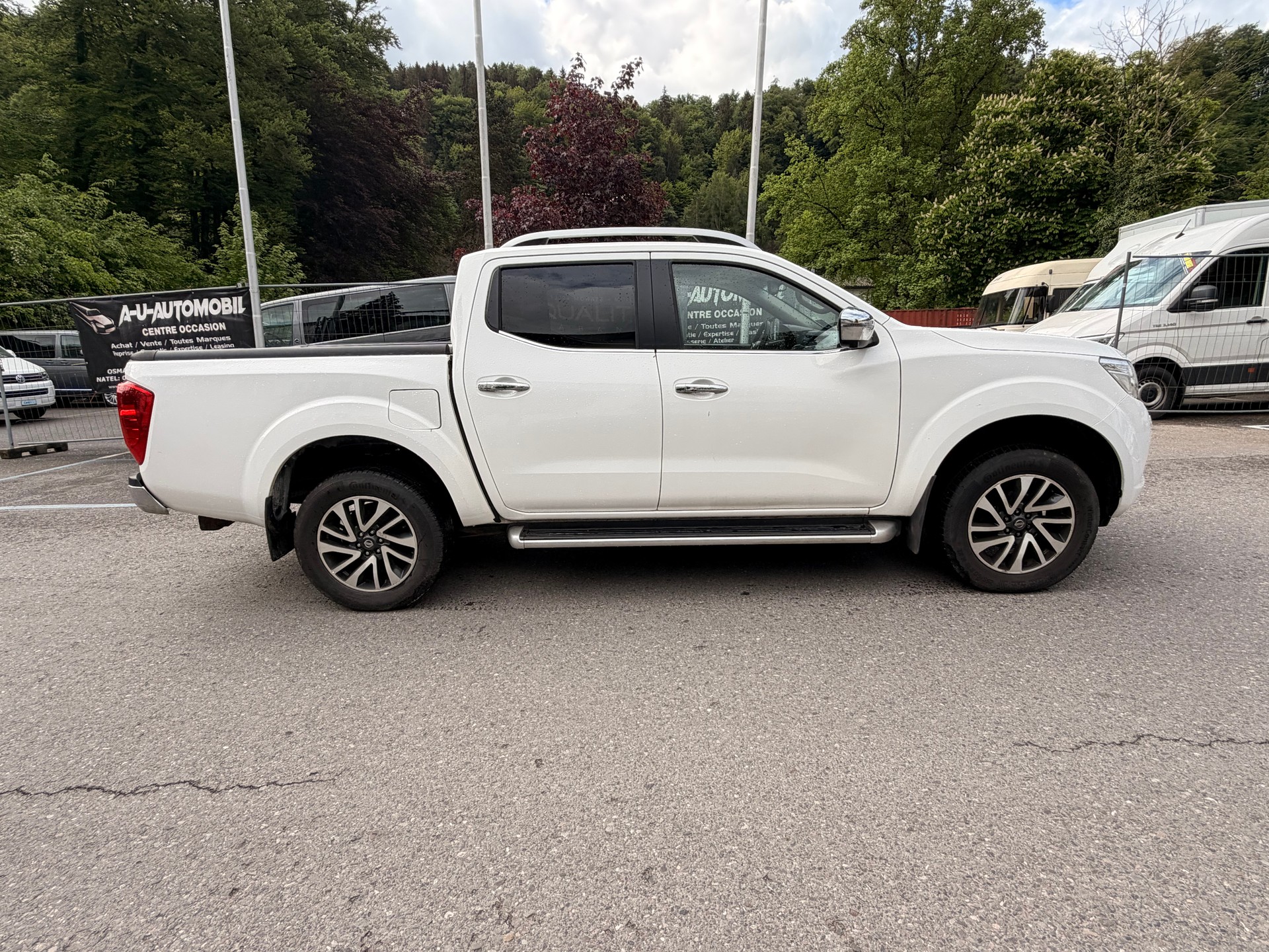 NISSAN Navara Double Cab N-Connecta 2.3 dCi 4WD Automatic-image-6