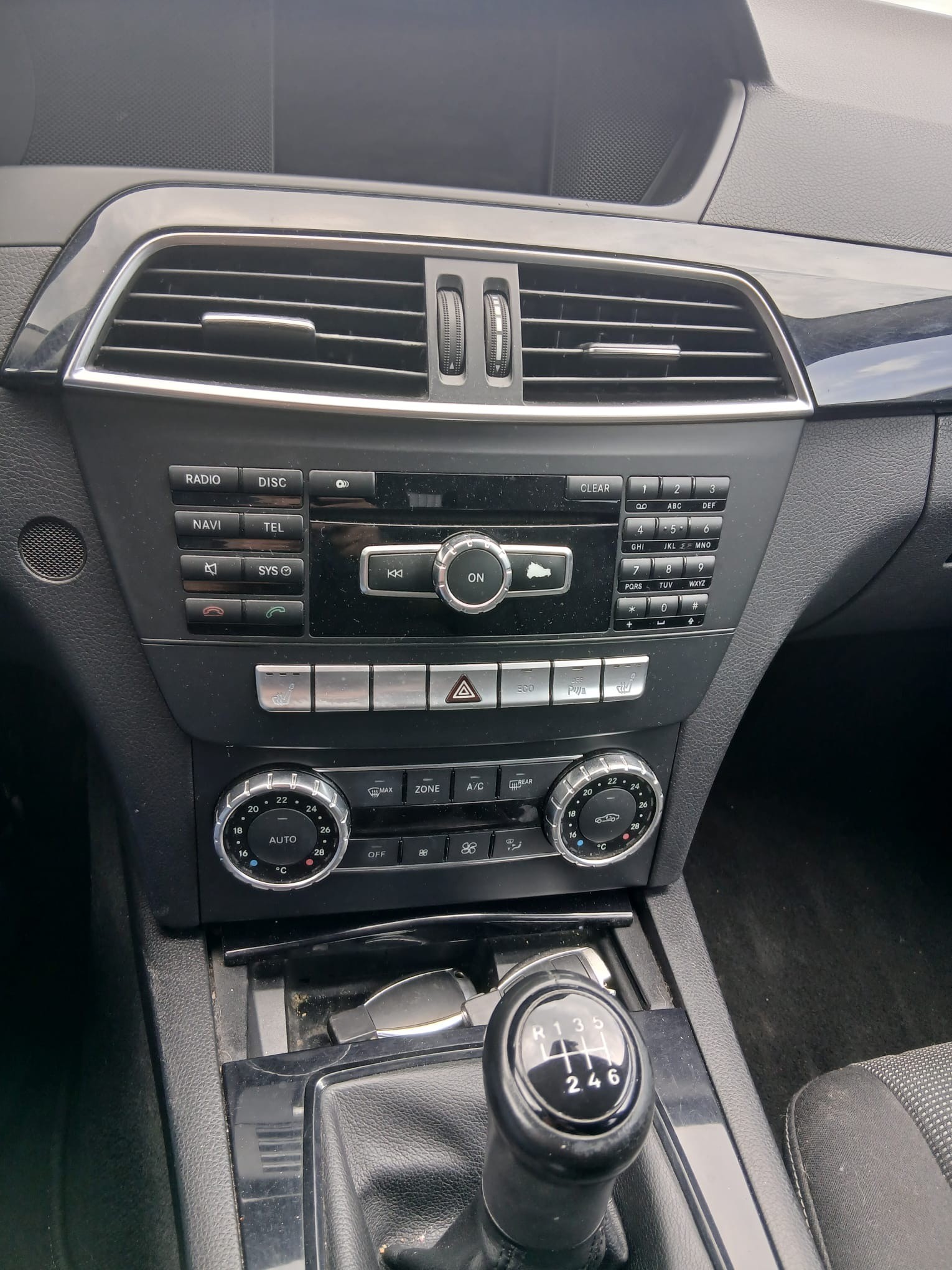 MERCEDES-BENZ C 180 CGI BlueEfficiency Avantgarde-image-5