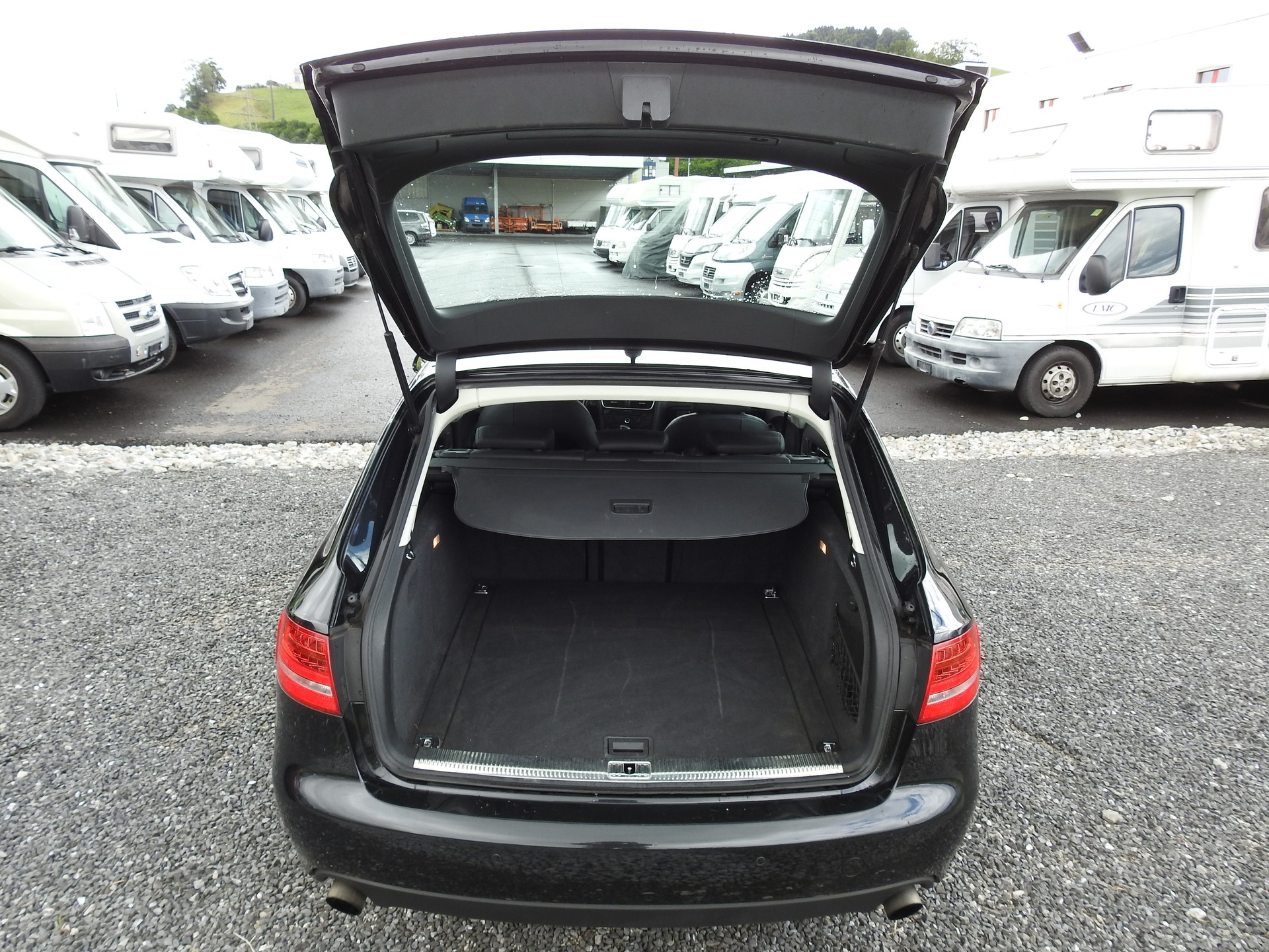 AUDI A4 Avant 2.0 TFSI quattro S-tronic-image-12