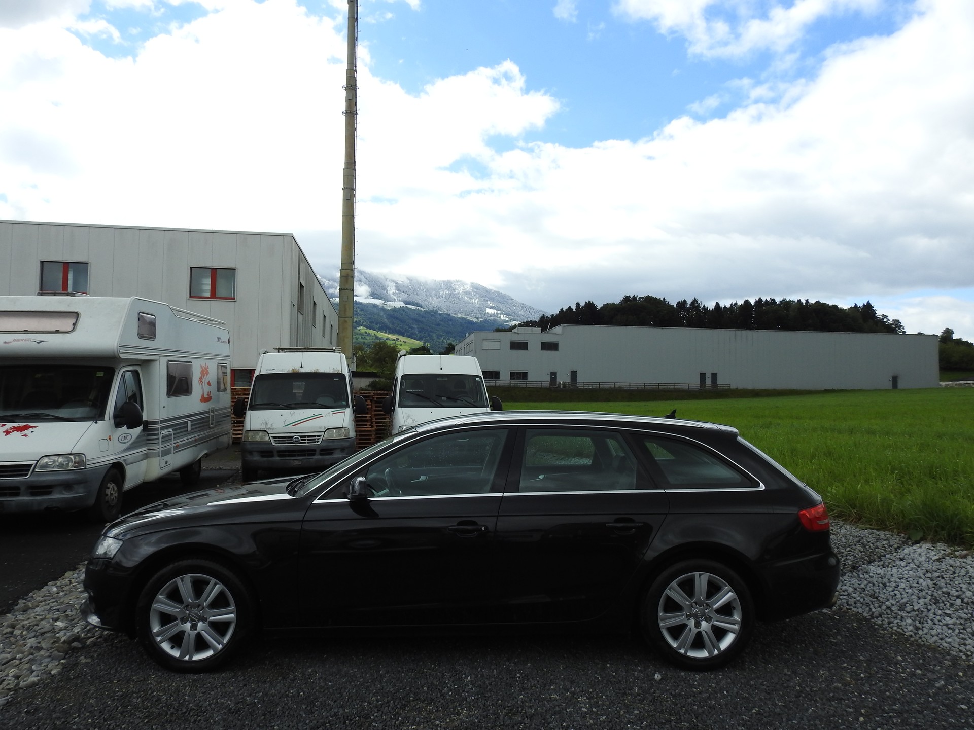 AUDI A4 Avant 2.0 TFSI quattro S-tronic-image-3