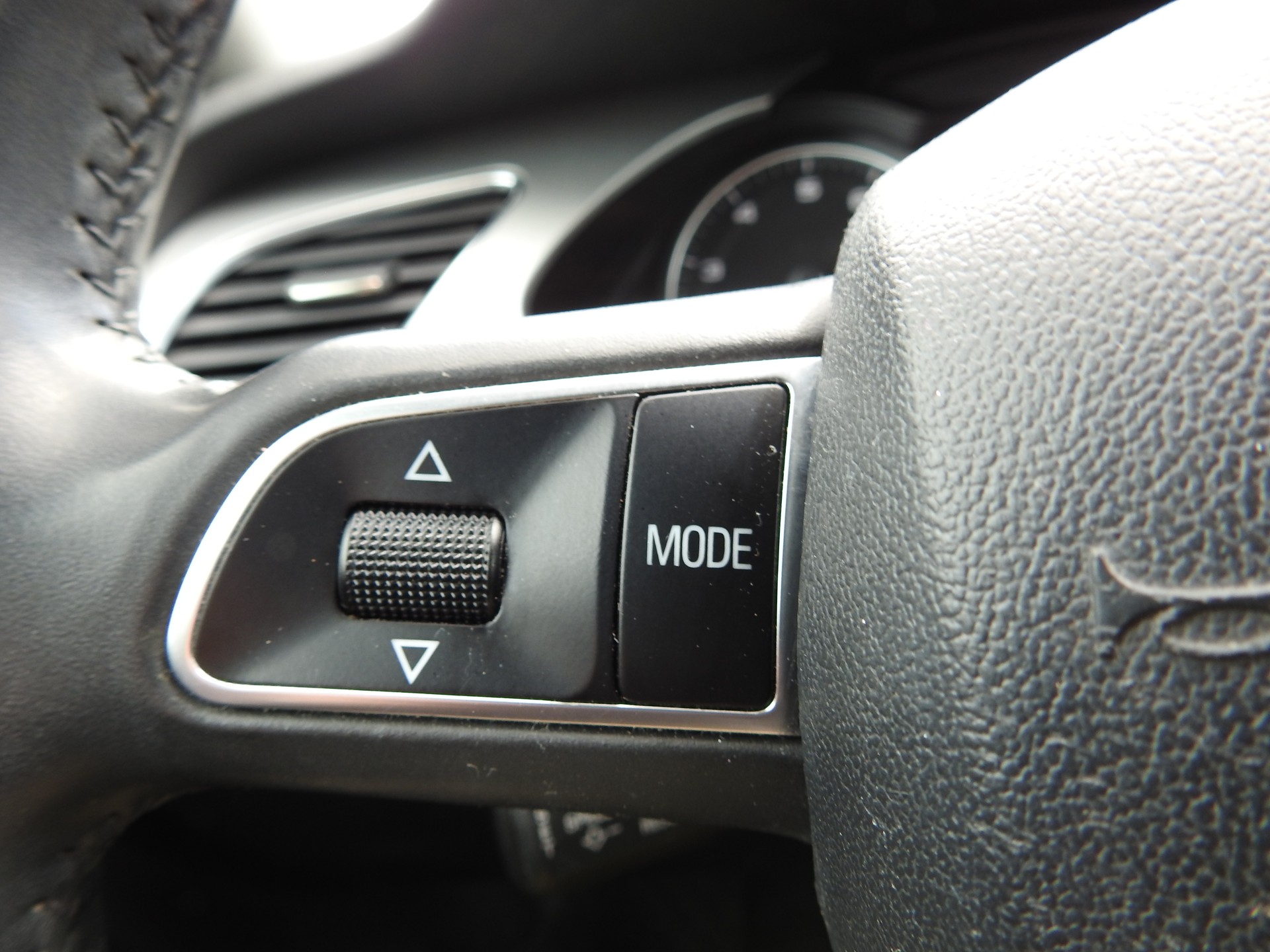 AUDI A4 Avant 2.0 TFSI quattro S-tronic-image-24