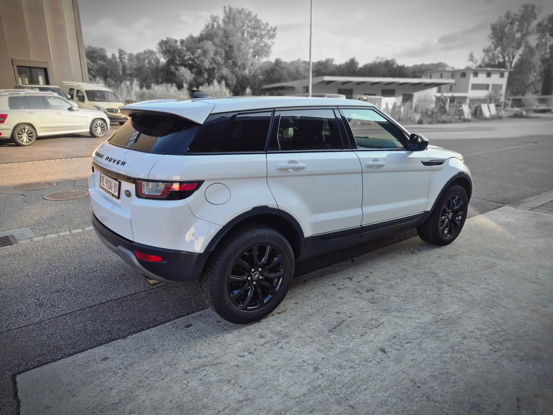 LAND ROVER Range Rover Evoque 2.0 TD4 HSE Dynamic AT9-image-3