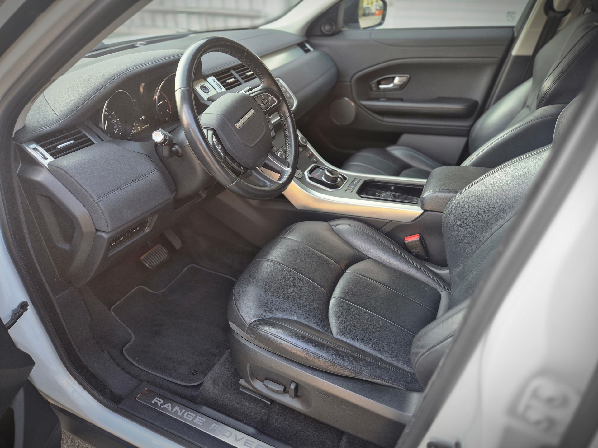 LAND ROVER Range Rover Evoque 2.0 TD4 HSE Dynamic AT9-image-8