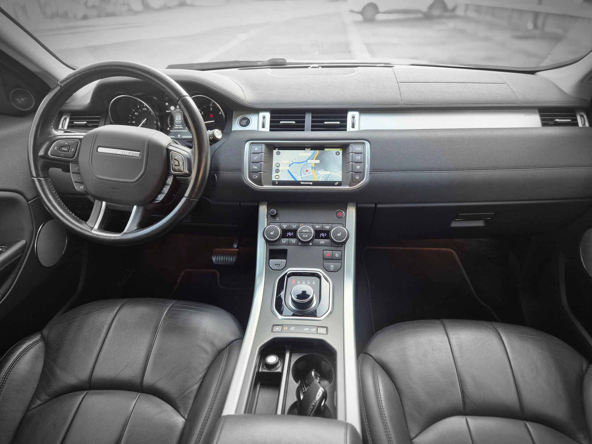 LAND ROVER Range Rover Evoque 2.0 TD4 HSE Dynamic AT9-image-7