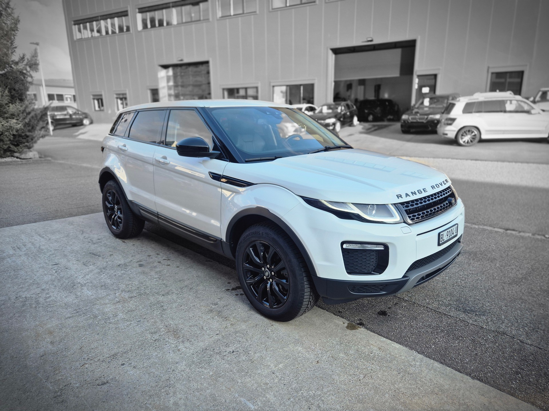 LAND ROVER Range Rover Evoque 2.0 TD4 HSE Dynamic AT9-image-2
