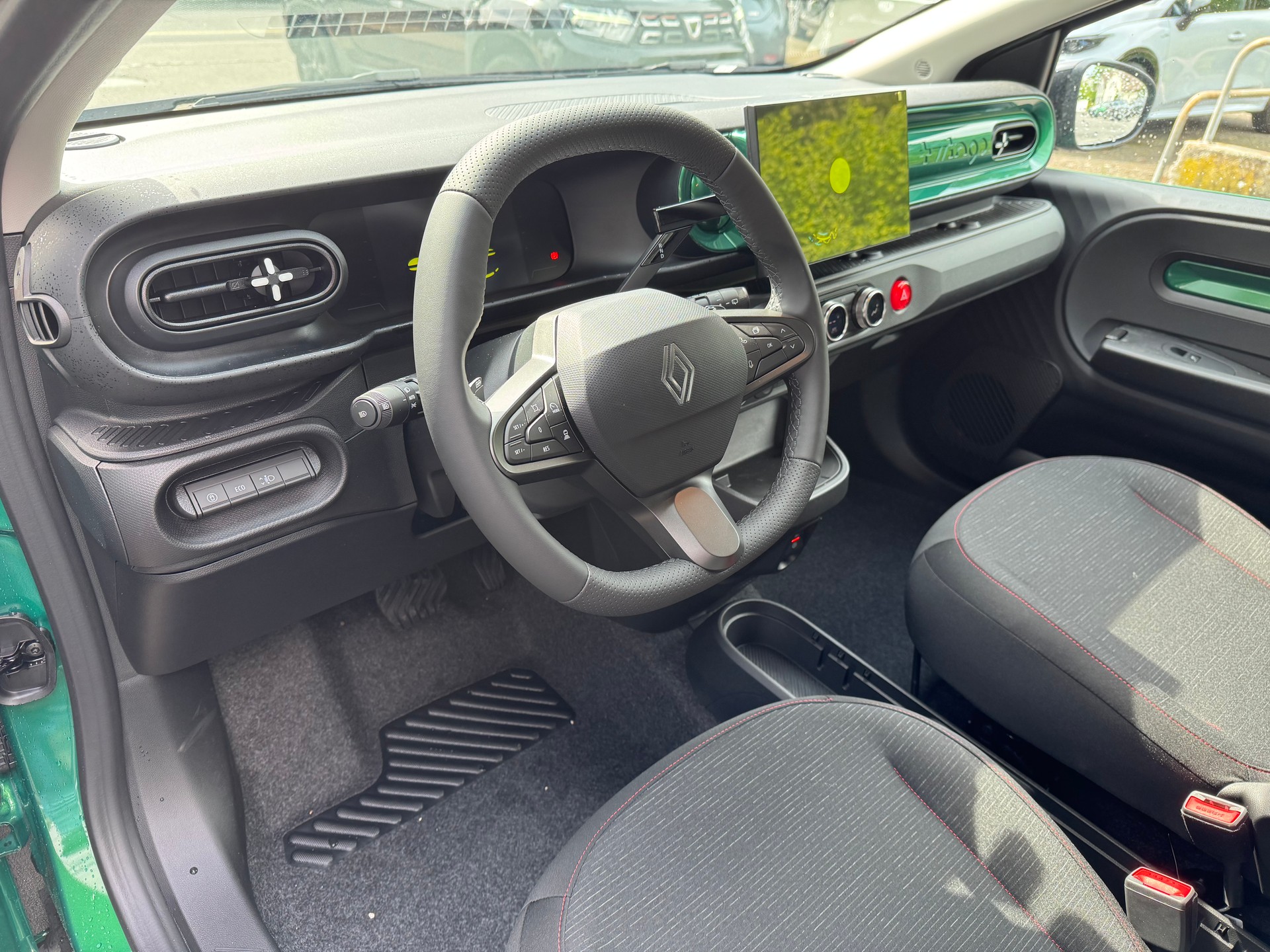 RENAULT Twingo E-Tech 27kWh Techno-image-11