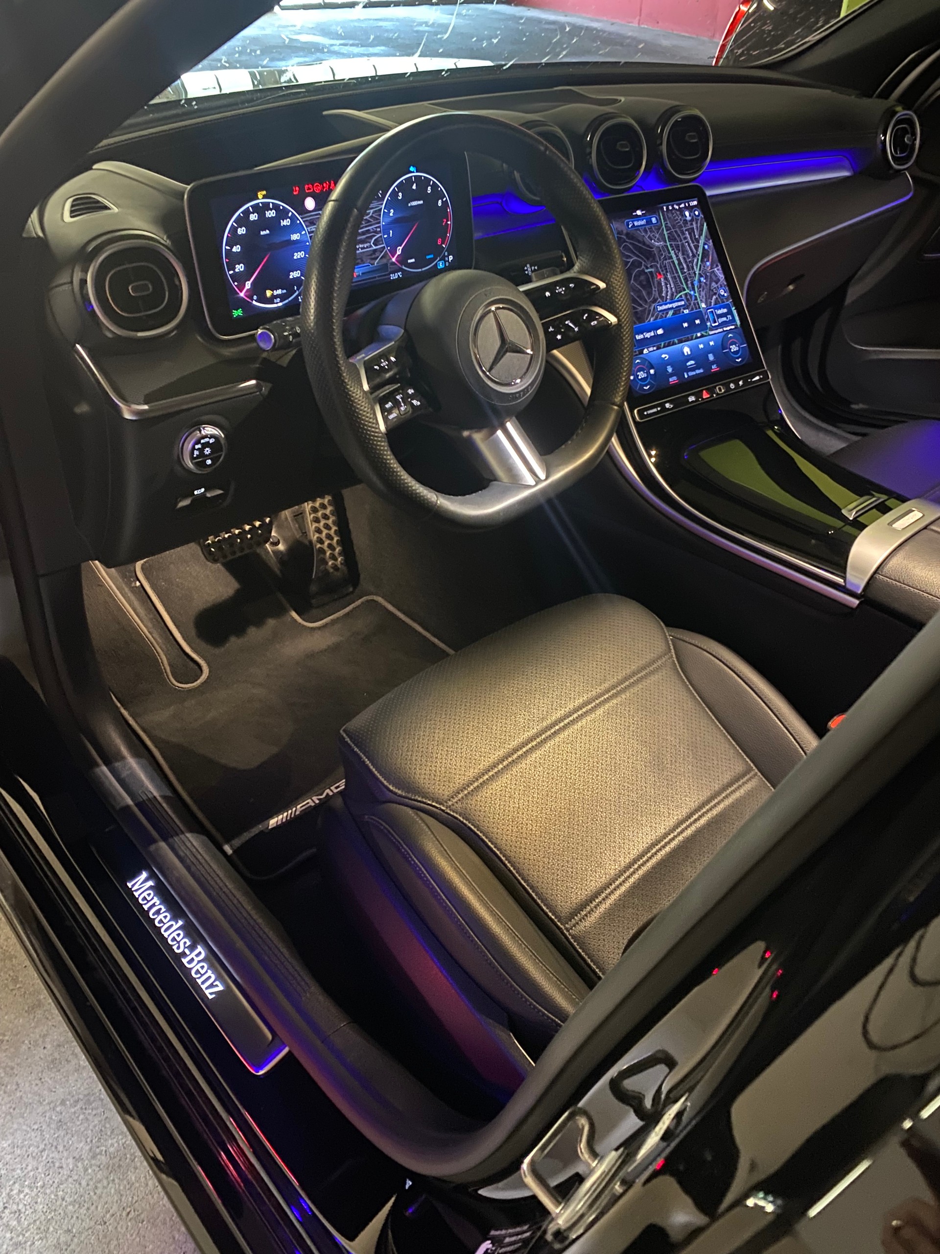 MERCEDES-BENZ C 300 4 Matic AMG Line Kombi noch 2 Jahre MB Garantie-image-2