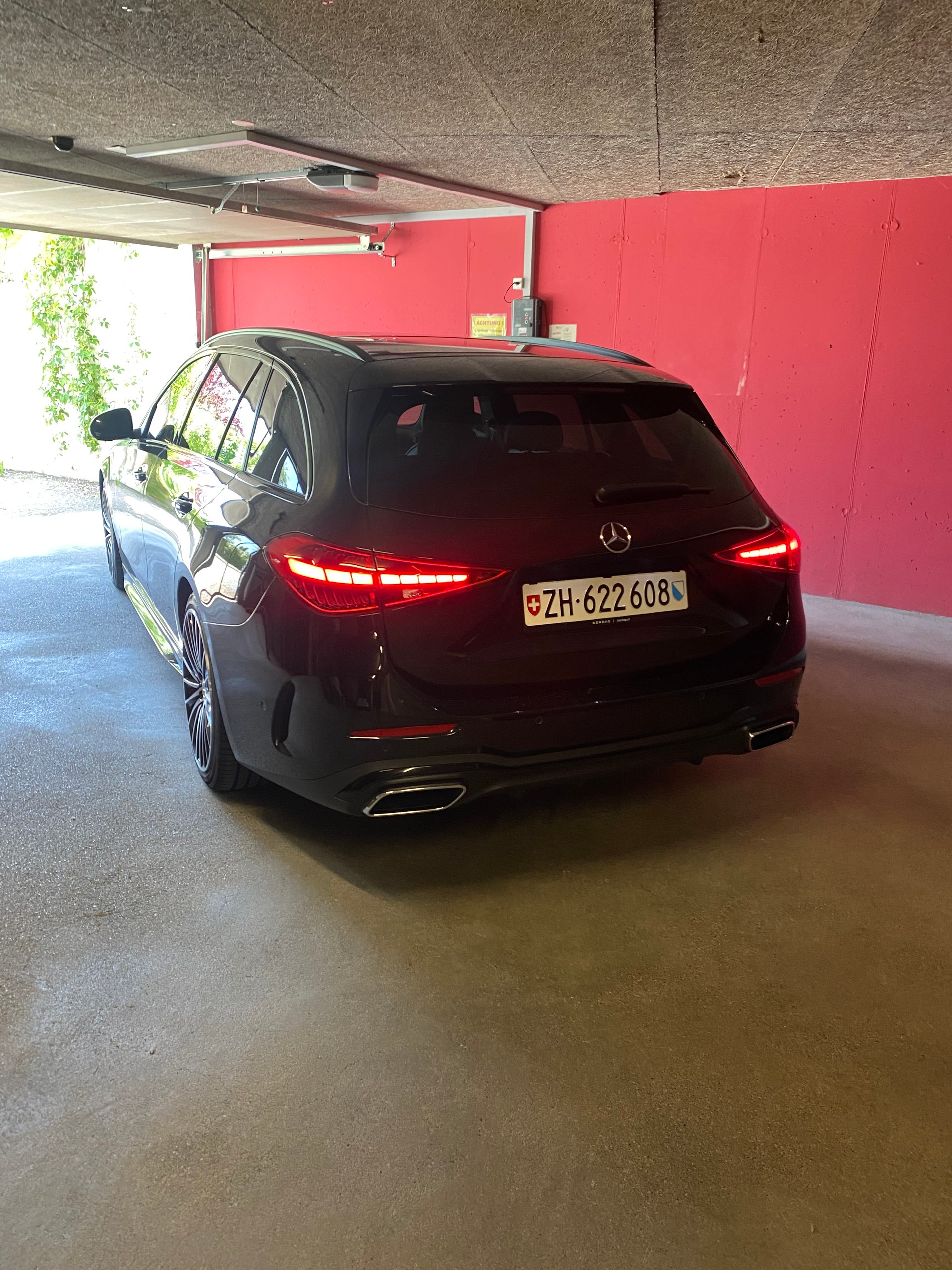 MERCEDES-BENZ C 300 4 Matic AMG Line Kombi noch 2 Jahre MB Garantie-image-1