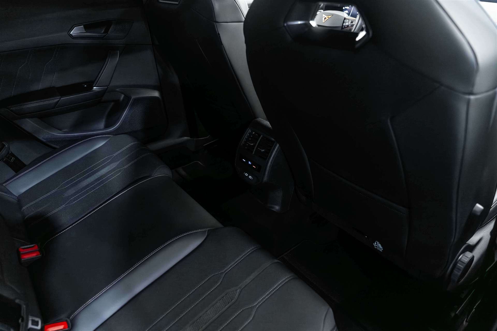 CUPRA Formentor 2.0TSI VZ 4Drive DSG 370PS-image-14