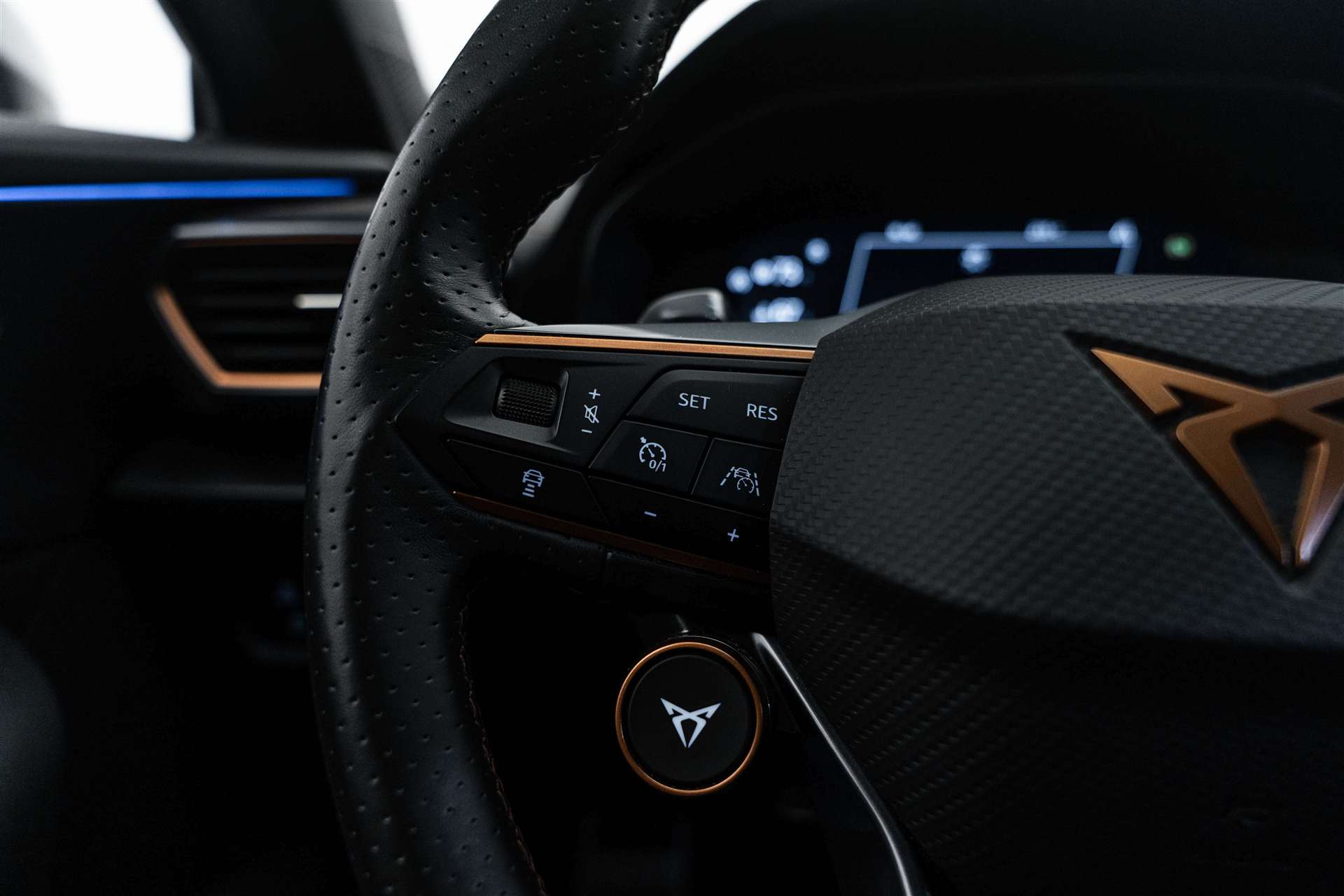 CUPRA Formentor 2.0TSI VZ 4Drive DSG 370PS-image-19