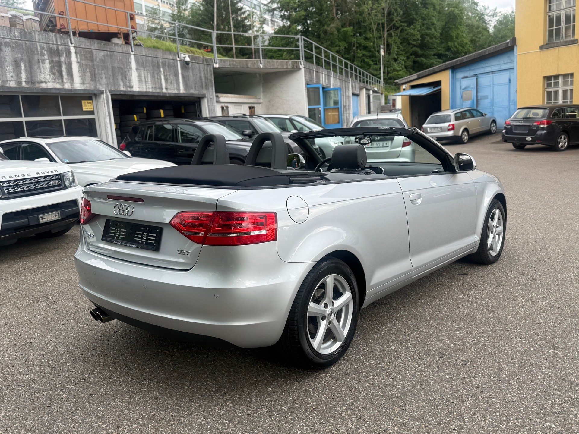 AUDI A3 Cabriolet 1.8 TFSI Ambition-image-3