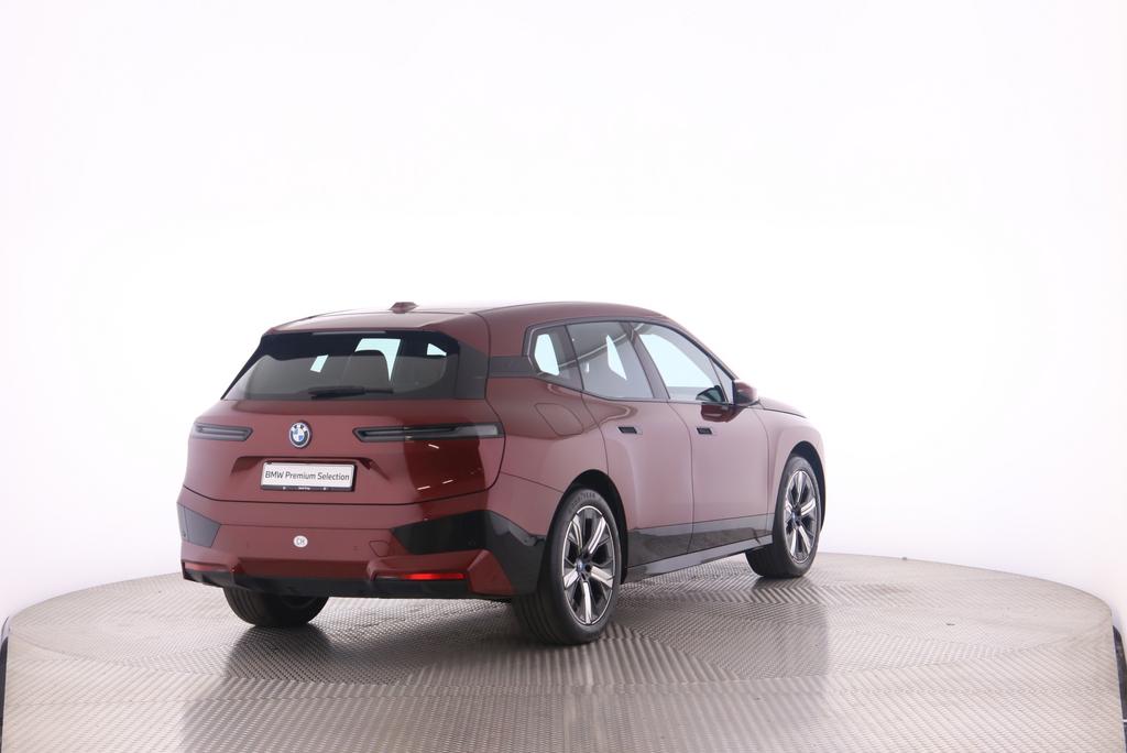 BMW iX xDrive50-image-1