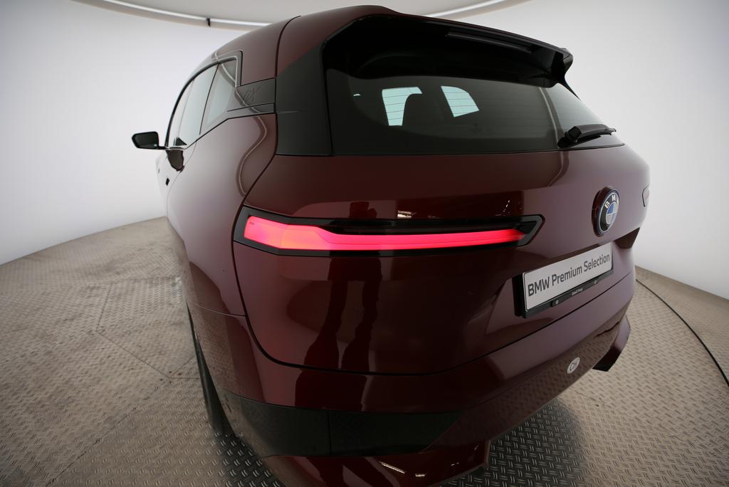 BMW iX xDrive50-image-17