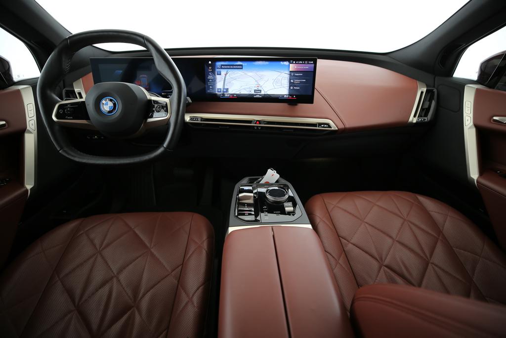BMW iX xDrive50-image-4