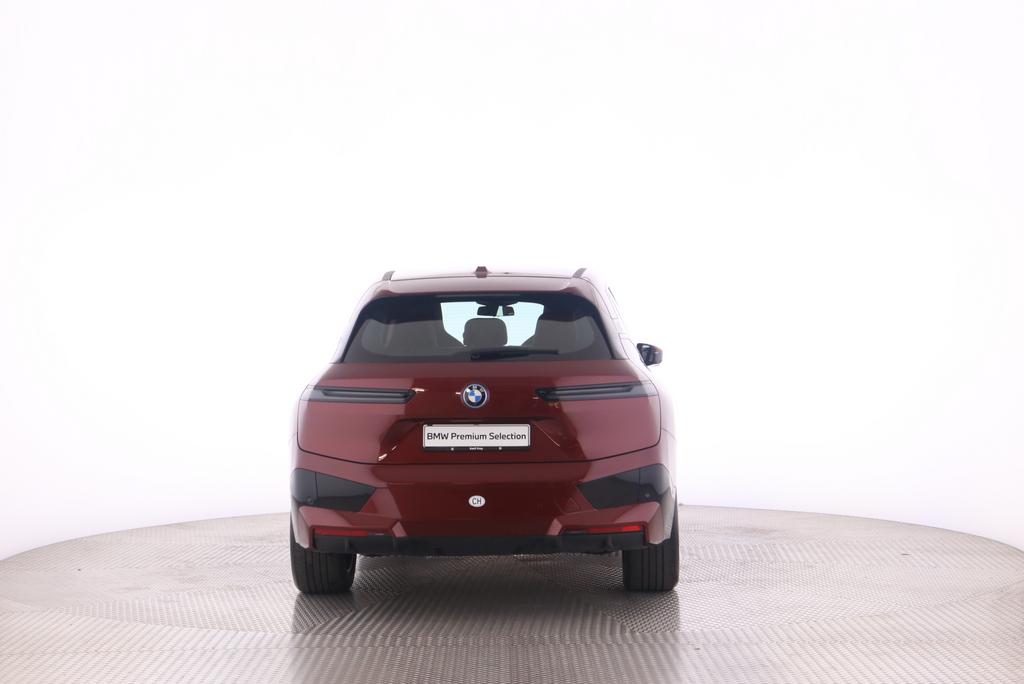 BMW iX xDrive50-image-11