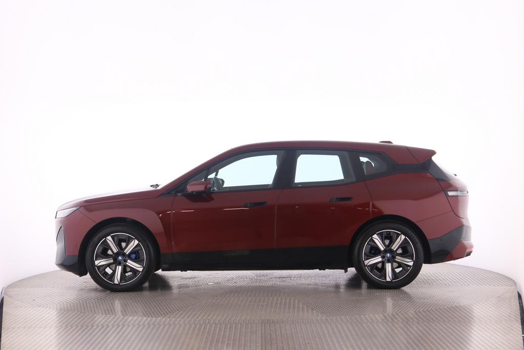 BMW iX xDrive50-image-3
