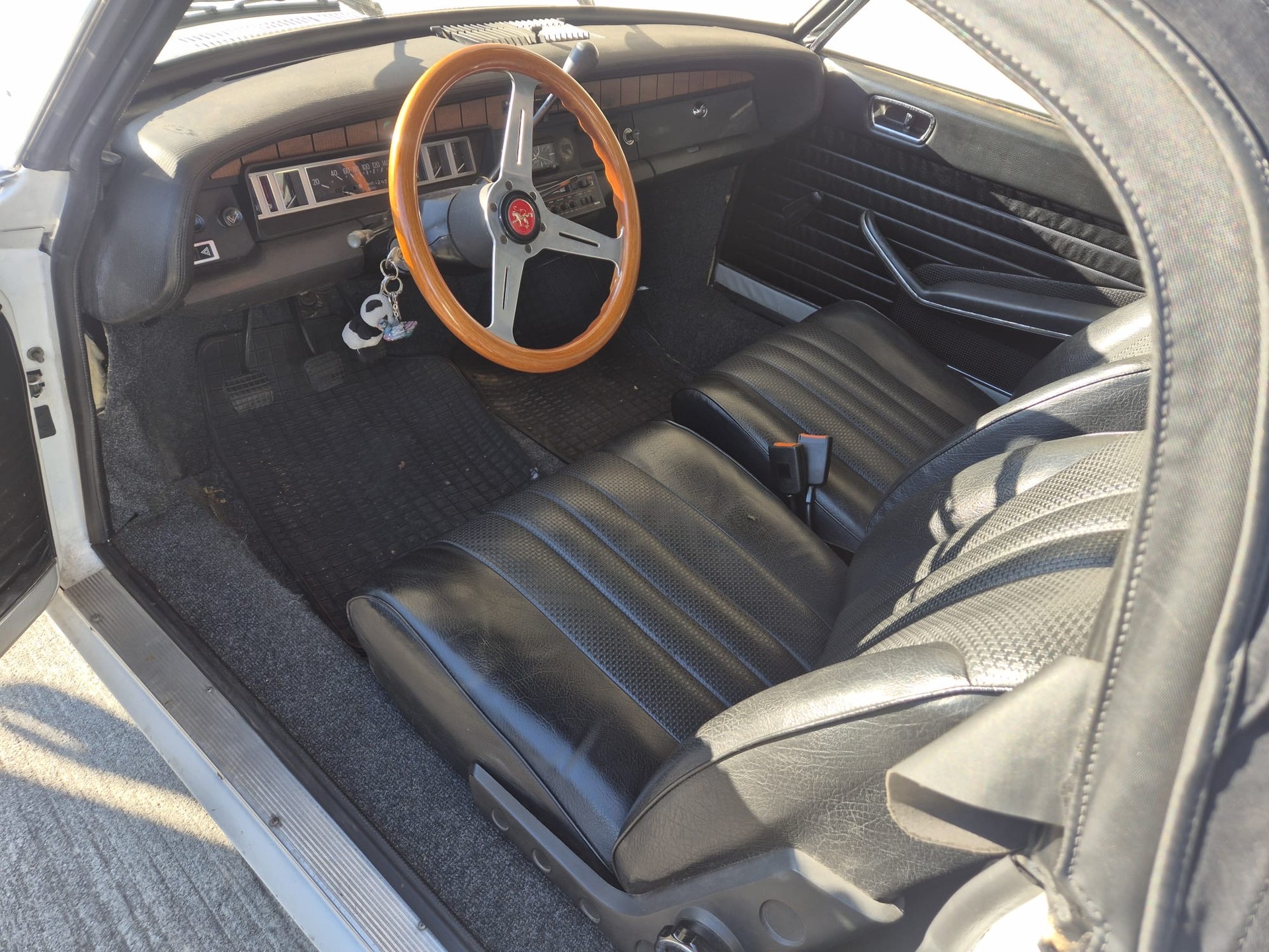 PEUGEOT 304-image-3